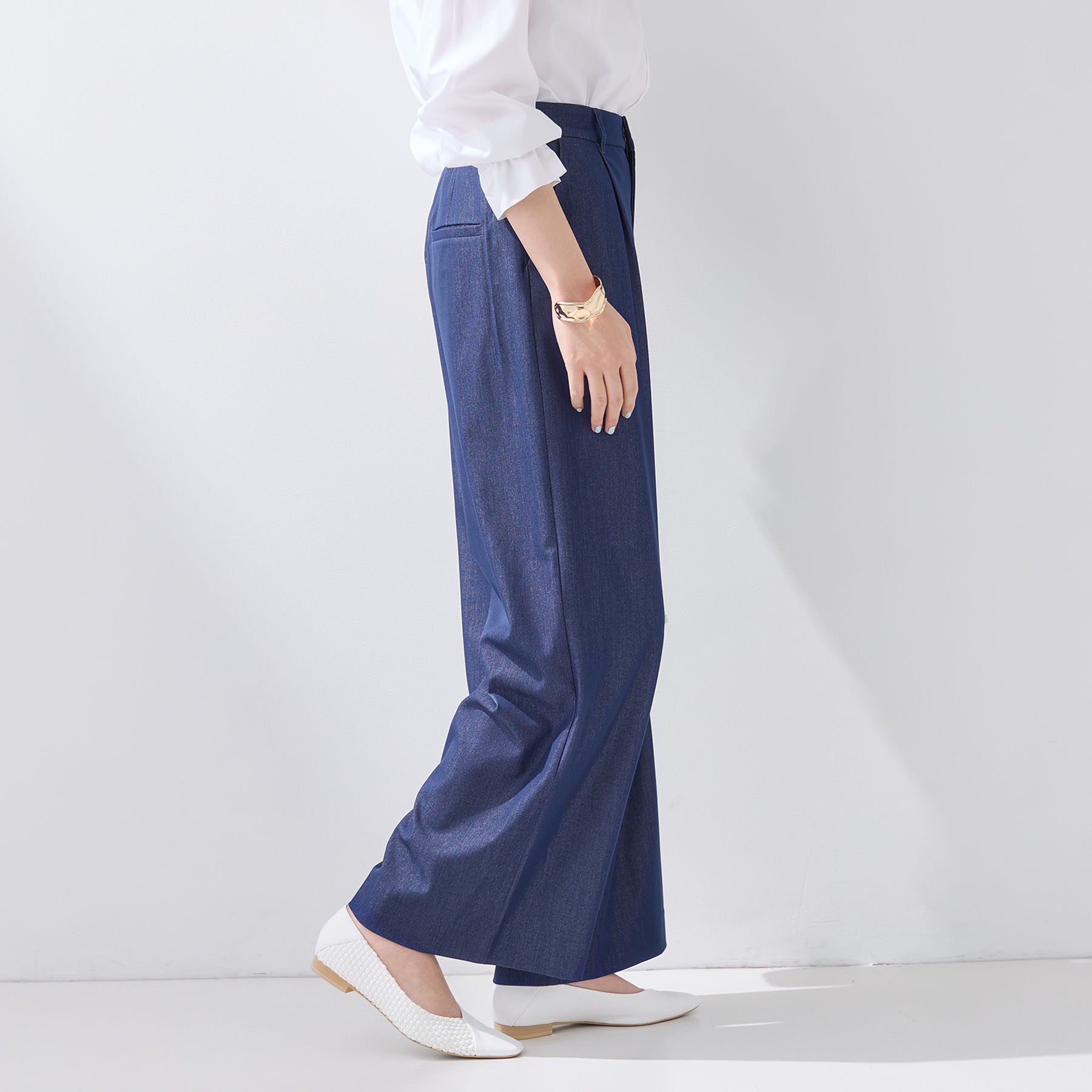 INDIVI「【デニム調素材】きれいめワイドパンツ」|その他|