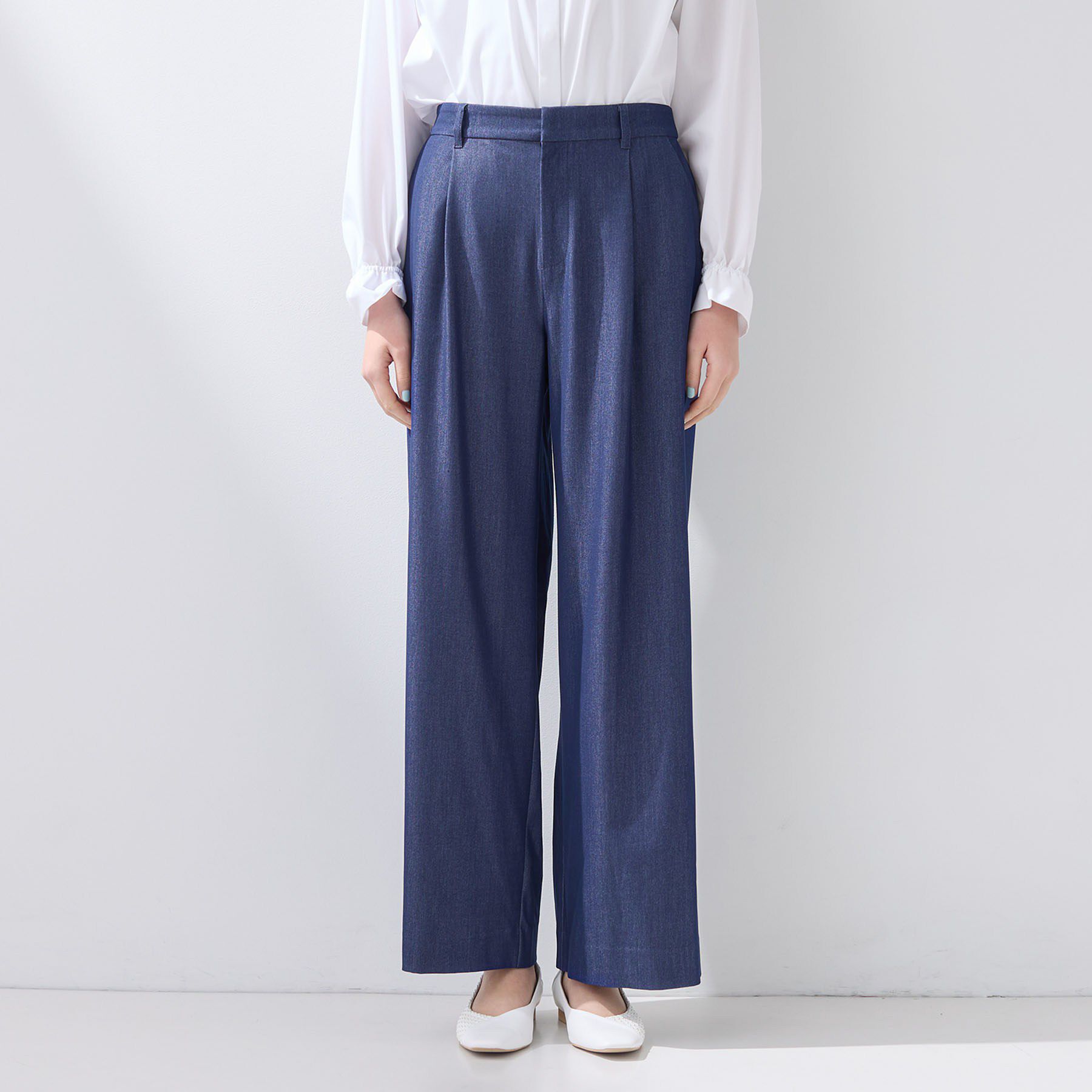 INDIVI「【デニム調素材】きれいめワイドパンツ」|その他|