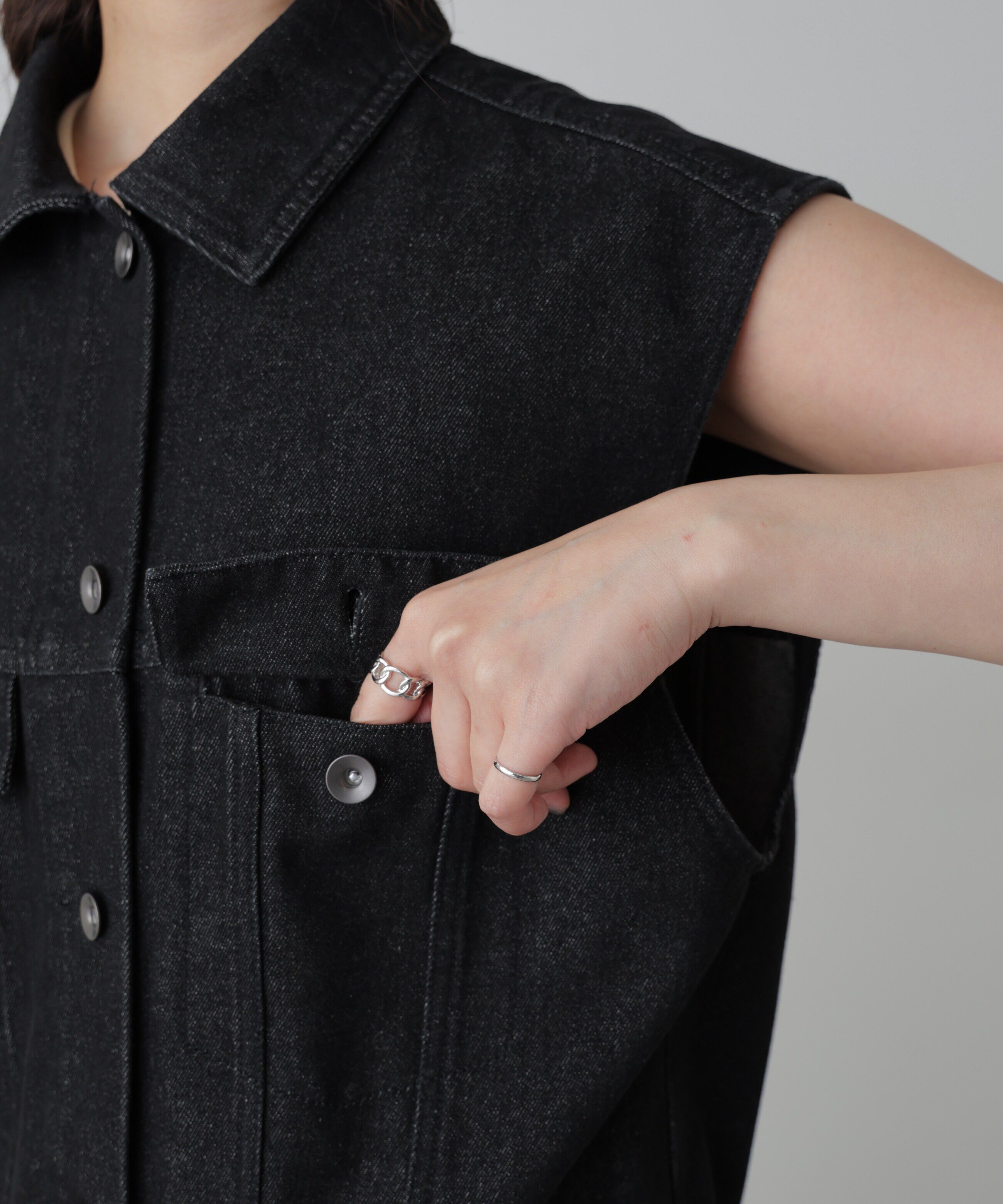  「ミドル丈デニムベスト」|ブルゾン・スタジャン|