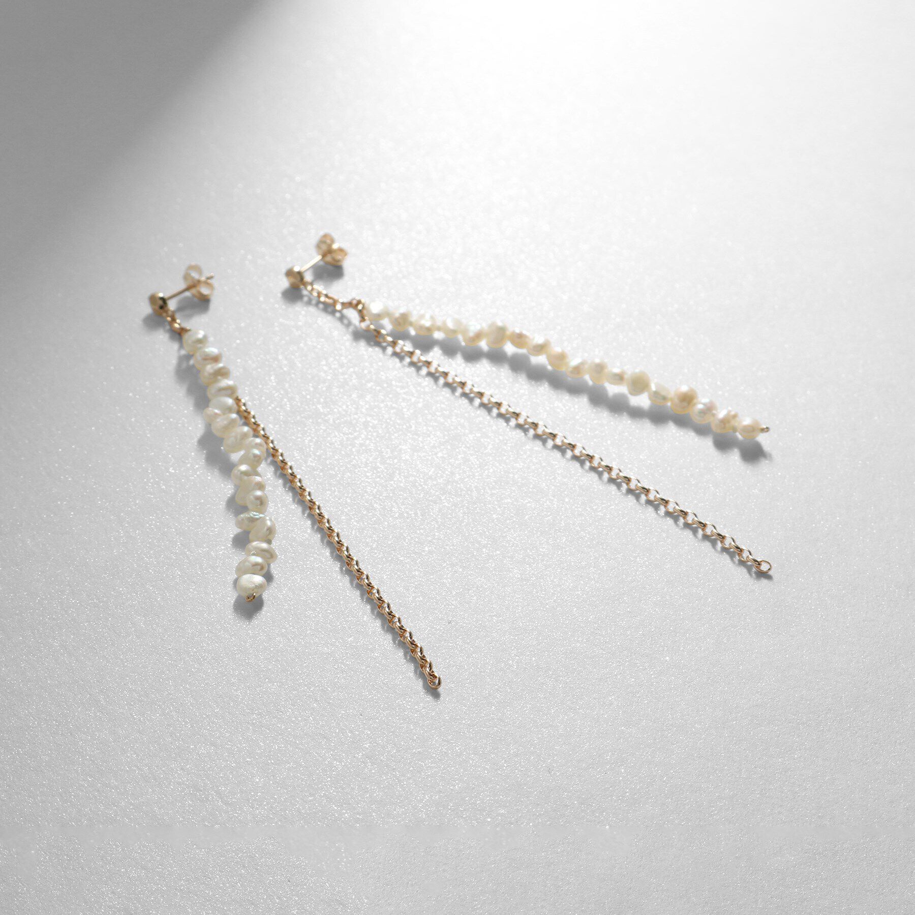 COCOSHNIK「K10バロックパールMVチェーン スタッドピアス」|ピアス|イエローゴールド(1