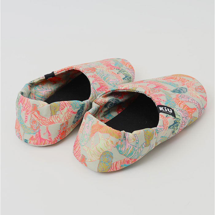 BACKYARD FAMILY「kiu ルームシューズ キウ K465 通販 スリッパ 携帯 かかとあり ルーム シューズ」|ルームシューズ|