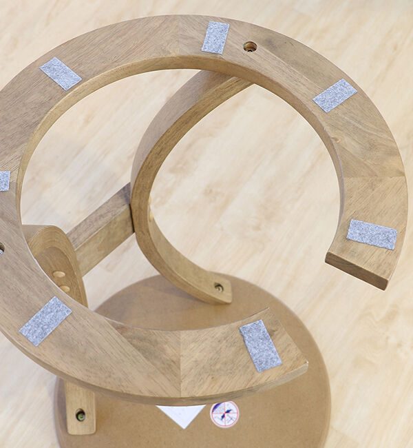 B-COMPANY「手元近くまで寄せられる　LOTUSサイドテーブル」|ステーショナリー|