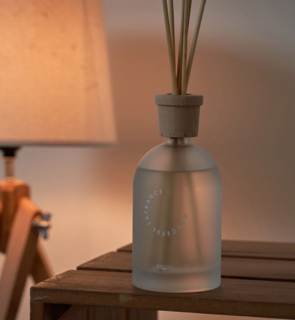 B-COMPANY「倒れてもこぼれにくい リードディフューザー」|アロマ・ルームフレグランス|