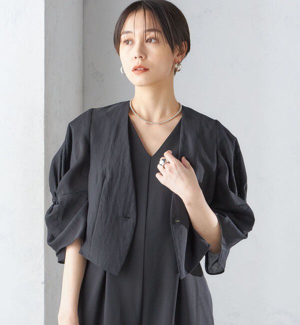 SHIPS for women「little black:〈手洗い可能〉ネジリ スリーブ シアー ショート 羽織（セレモニー対応可）」|ノーカラージャケット|