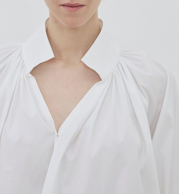 DES PRES「【WEB先行予約】コットンストレッチポプリン ハイネックギャザーブラウス」|シャツ・ブラウス|
