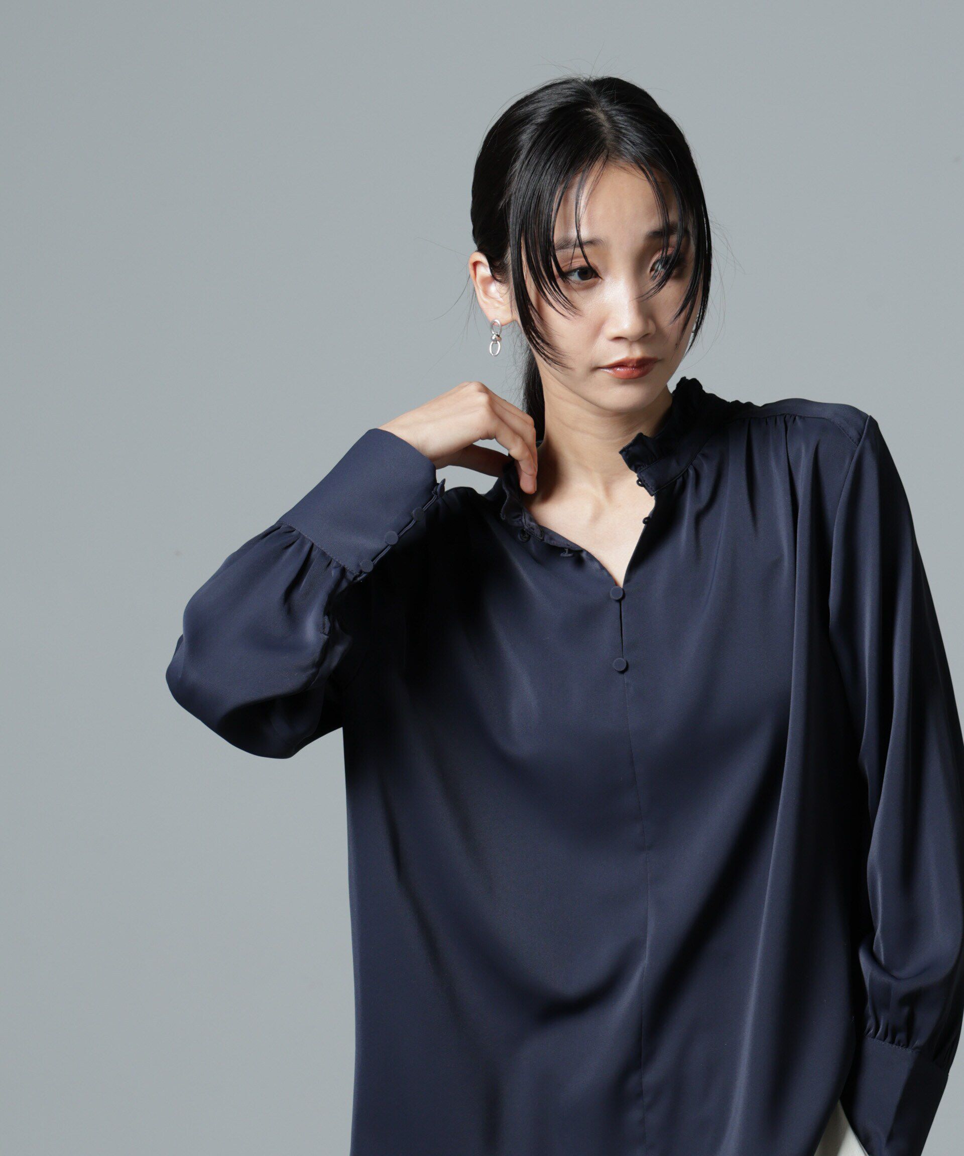 nano･universe「2wayスタンドカラーギャザーブラウス」|シャツ・ブラウス|