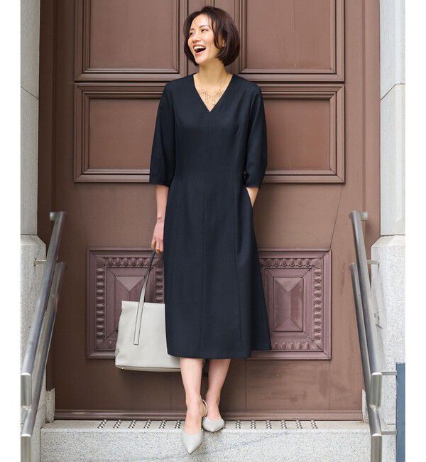 自由区「【接触冷感・速乾・UVケア・撥水・防シワ・XSサイズあり】リネンライクツィルVネック ワンピース」|ワンピース|ネイビー系