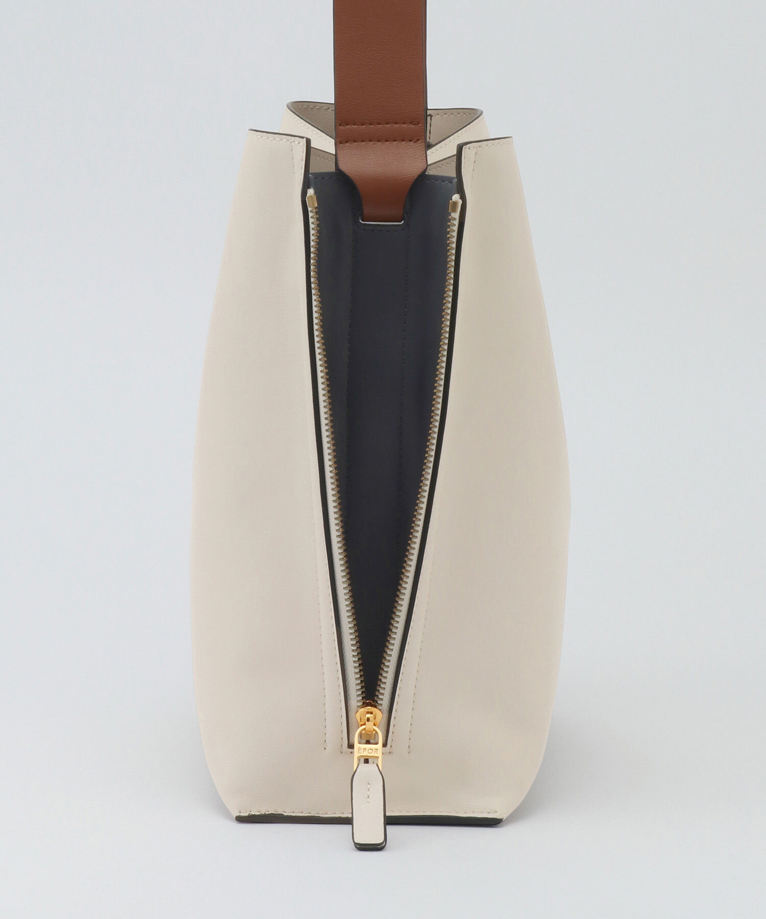 E'POR「【E'POR】Y BAG Shoulder Medium（サイドジップショルダーバッグ）【WEB限定/一部店舗限定】【メディア掲載」|ショルダー・メッセンジャー|