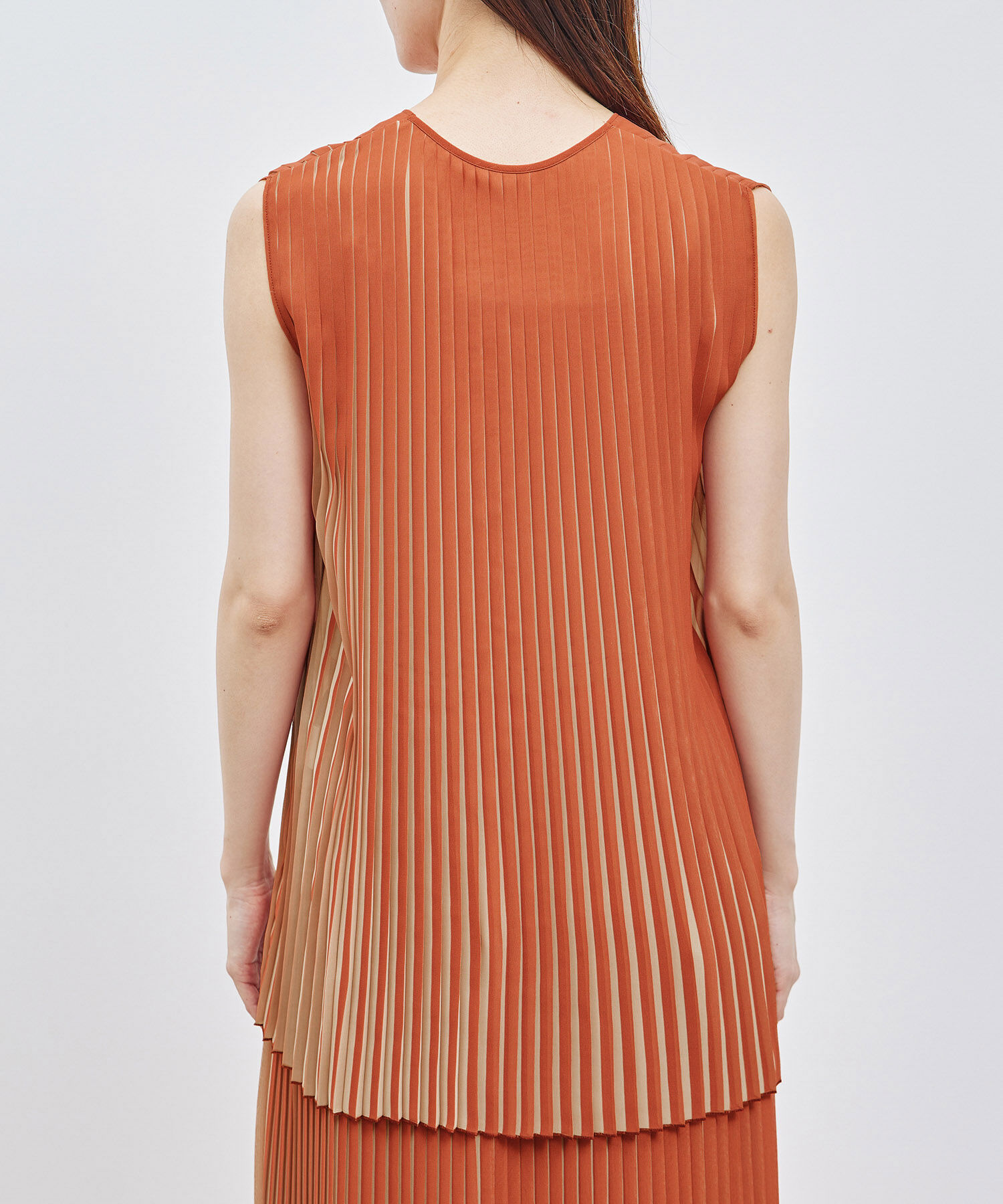 ROPE「プリーツノースリーブブラウス（バイカラー／無地）【メディア掲載】」|シャツ・ブラウス|