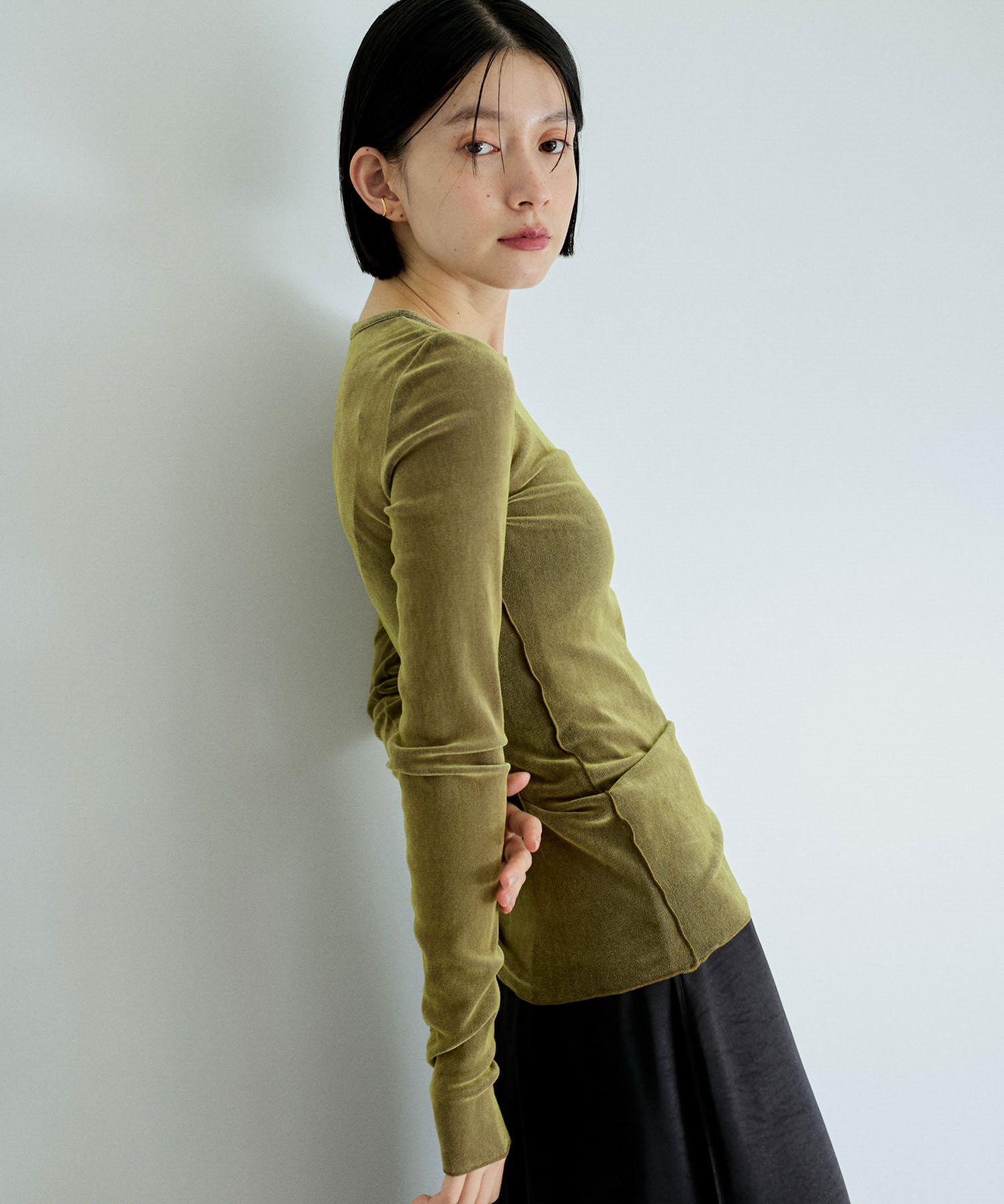 ADAM ET ROPE'「【洗える】クルーネックフロッキープリントプルオーバー」|Tシャツ・カットソー|モスグリーン(32)