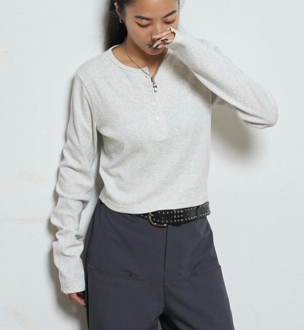  「【WEB限定】ヘンリーネックショートトップス」|Tシャツ・カットソー|