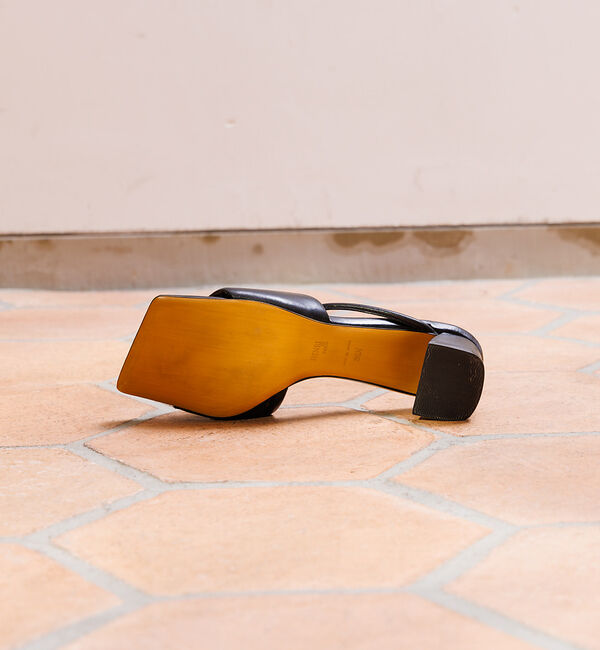 Rouge vif「【HENRI EN VARGO/ヘンリ エン ヴァーゴ】HAZEL ミュールサン」|サンダル|