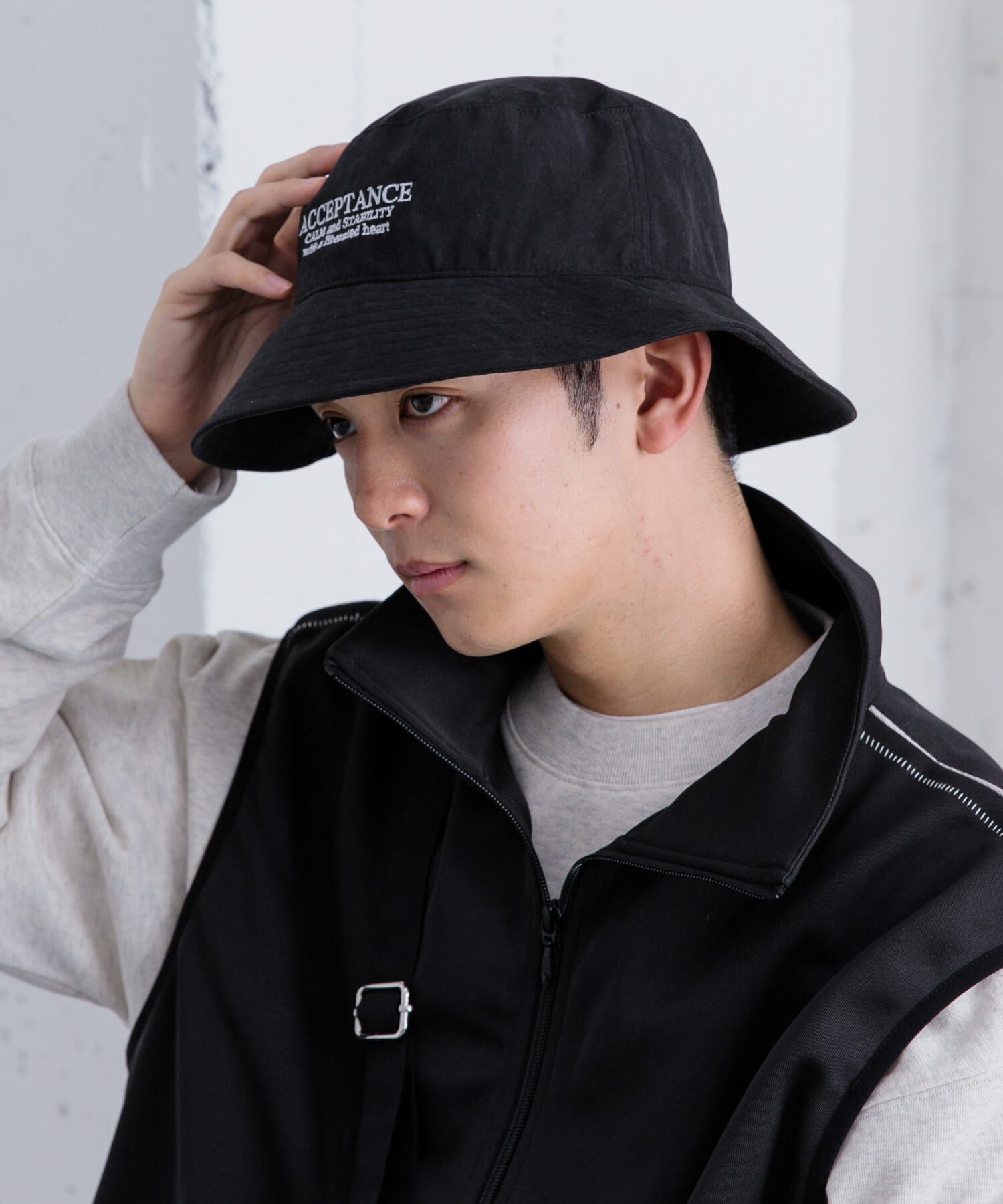 SENSE OF PLACE by URBAN RESEARCH「ピーチキモウロゴシシュウバケットハット」|ハット|ブラック