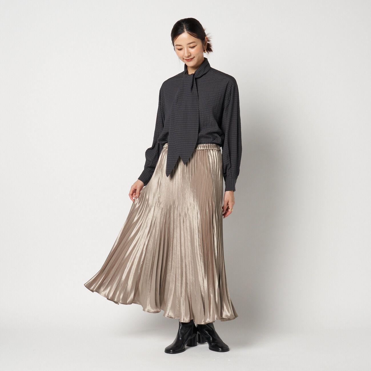 HELIOPOLE「HELIOPOLE SHINY TWILL PLEATED SKIRT」|スカート|