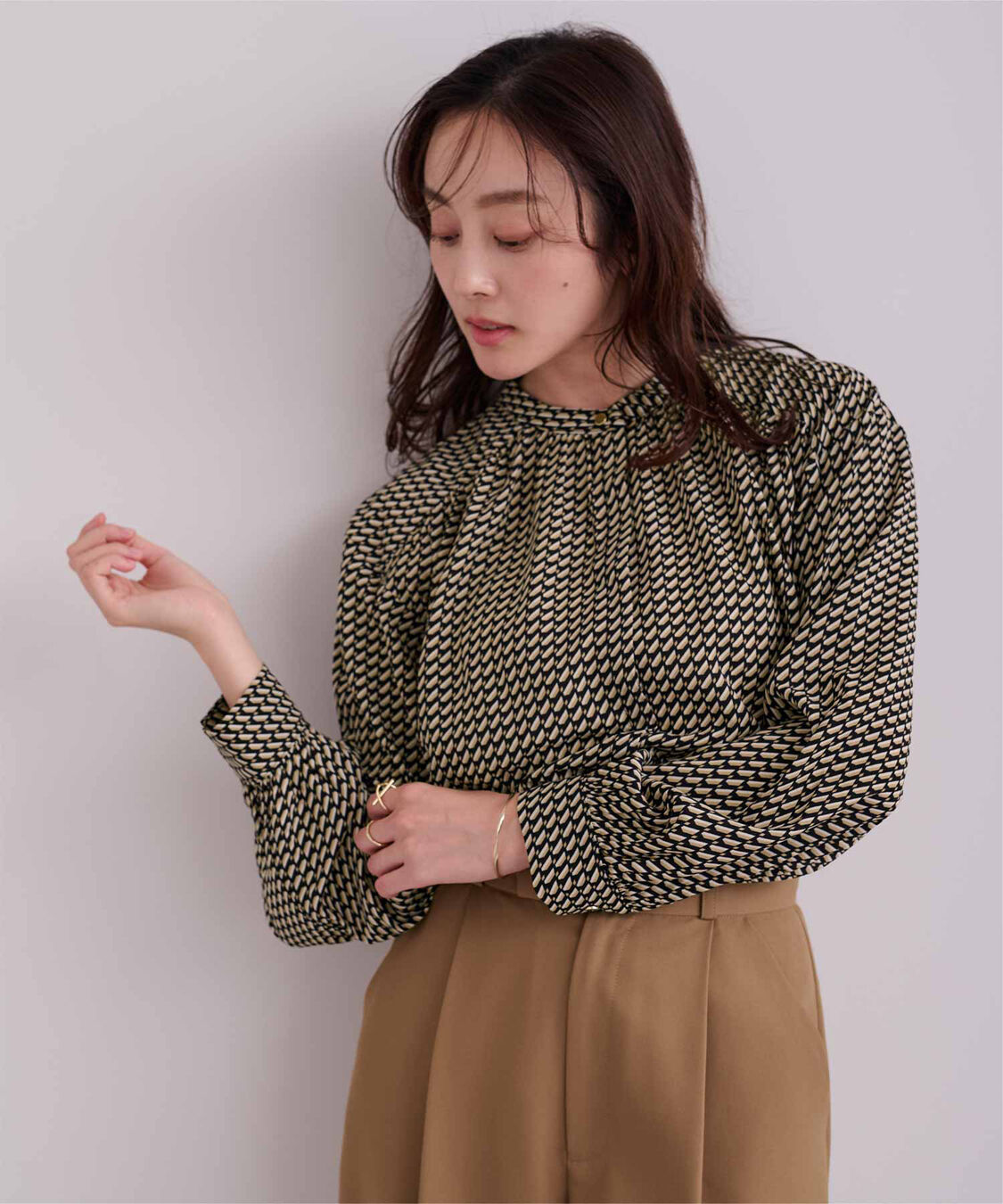 ur's「ジオメトリックバンドカラーブラウス」|シャツ・ブラウス|