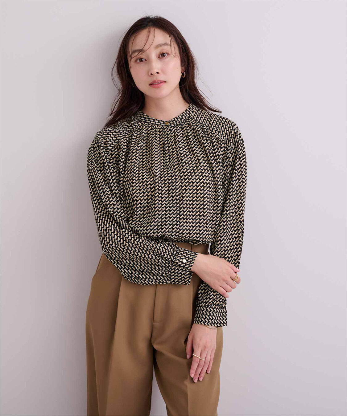 ur's「ジオメトリックバンドカラーブラウス」|シャツ・ブラウス|