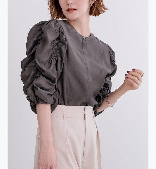 ur's「シャーリングデザインスリーブバンドカラーブラウス」|シャツ・ブラウス|