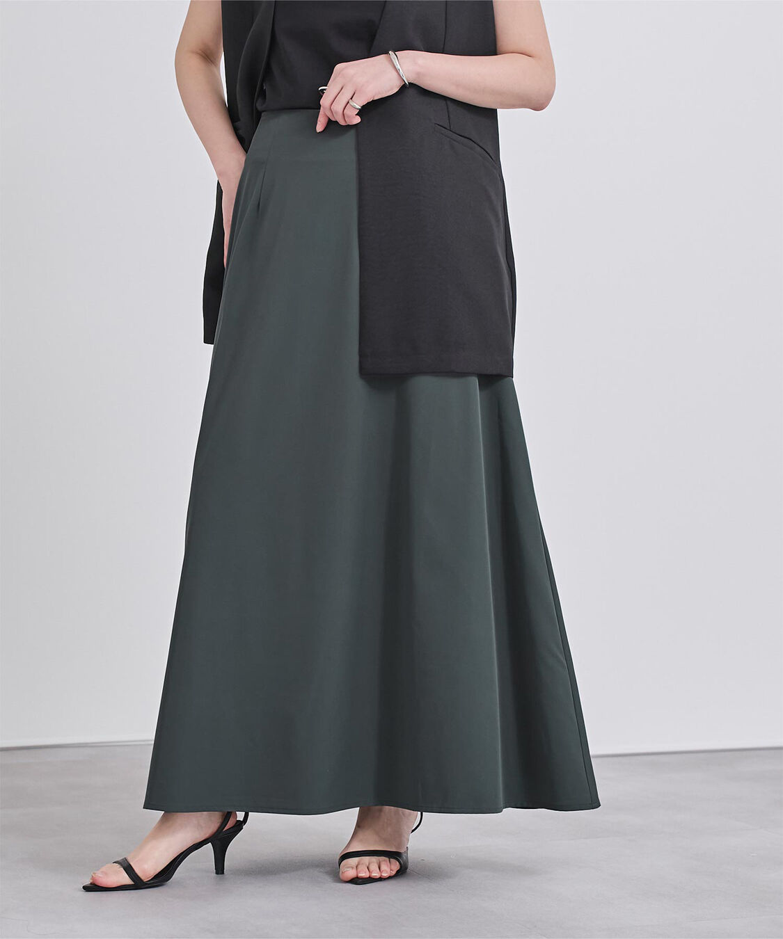 ur's「撥水フレアドレープスカート」|スカート|