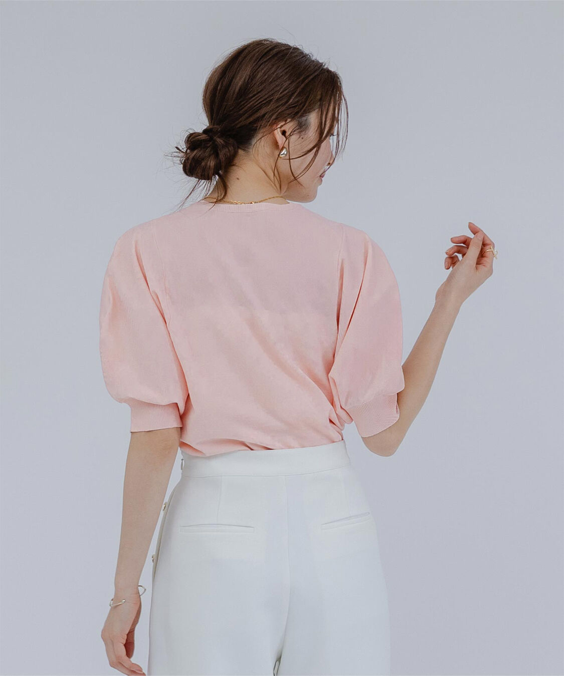 ur's「ｽﾎﾟﾝﾃﾞｨｯｼｭﾊﾟﾌｽﾘｰﾌﾞﾆｯﾄ」|ニット・セーター|