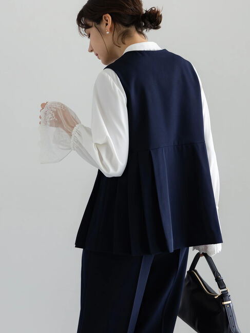 Te chichi「【セレモニーアイテム】サイドプリーツペプラムジレ（セットアップ可）」|ダウンベスト・ベスト|