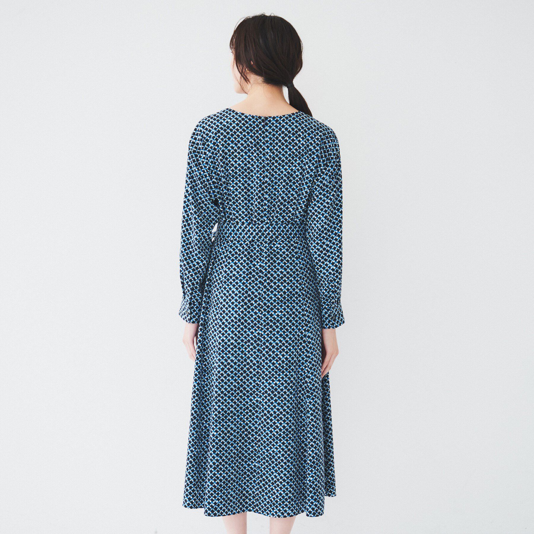 UNTITLED「【きれいめ／オフィス】スクエアジオメトリック柄ワンピース」|ワンピース|