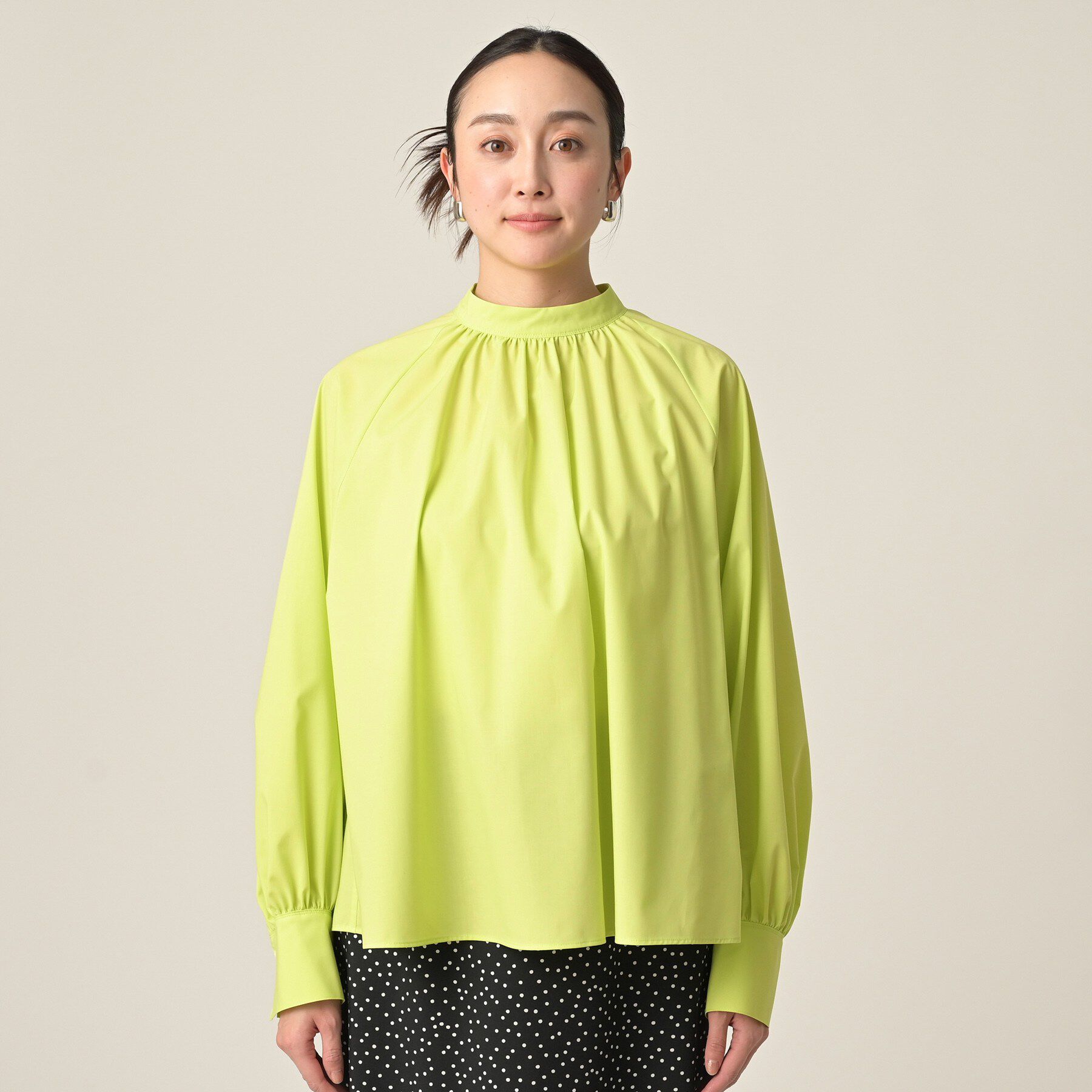 UNTITLED「【洗える/オンオフ使える】タイプライタースタンドネックブラウス」|シャツ・ブラウス|