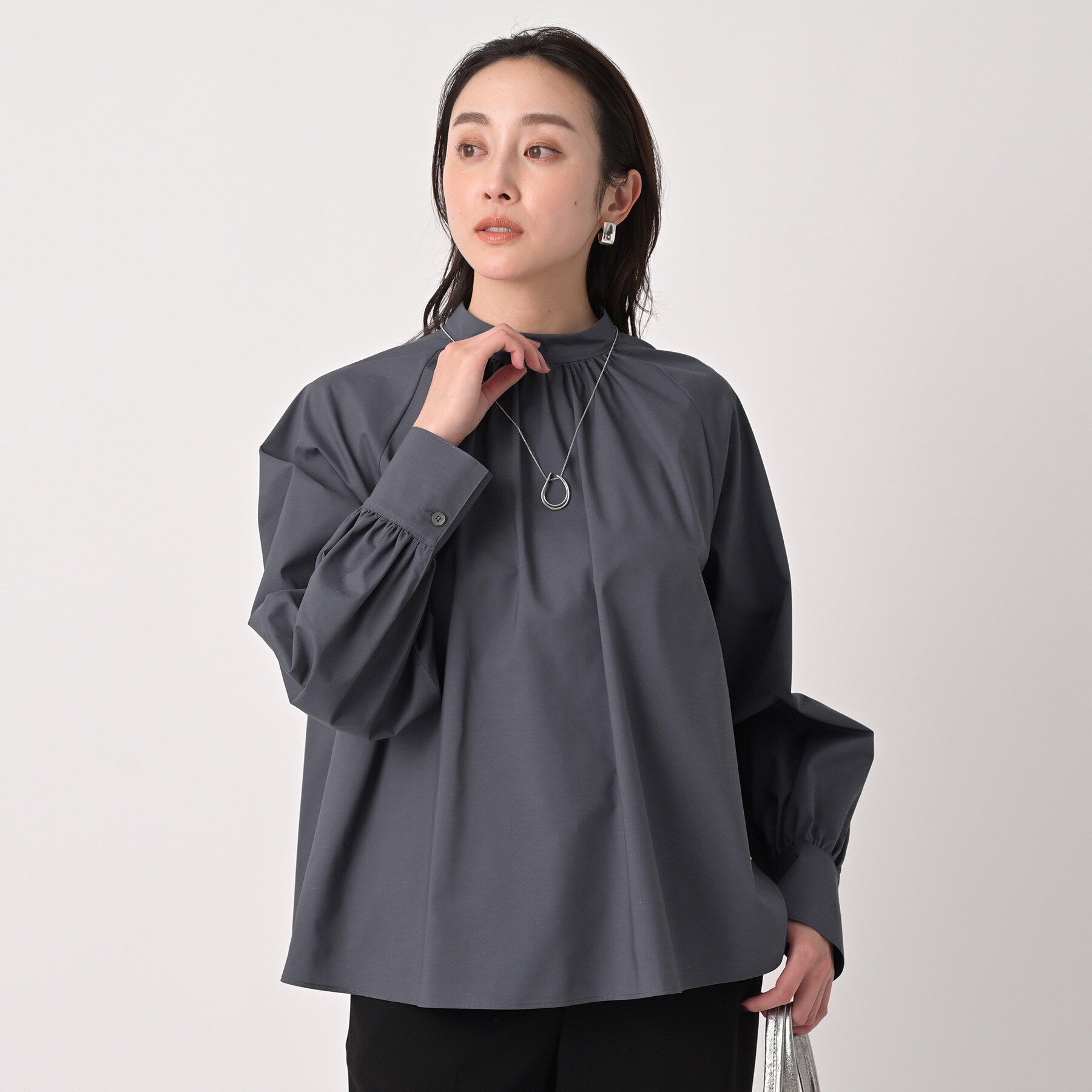 UNTITLED「【洗える/オンオフ使える】タイプライタースタンドネックブラウス」|シャツ・ブラウス|