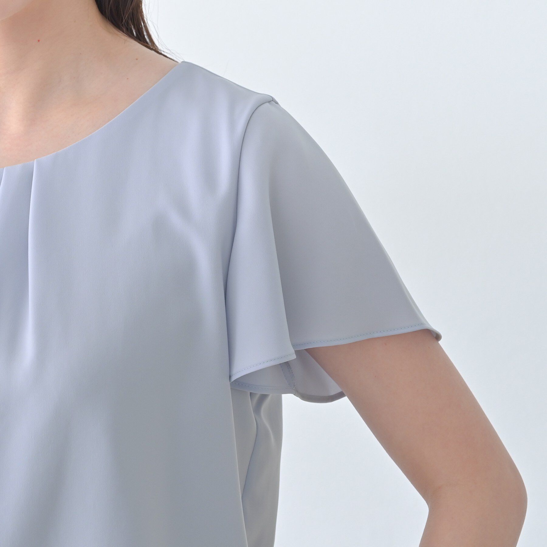 UNTITLED「パウダリータックブラウス」|シャツ・ブラウス|