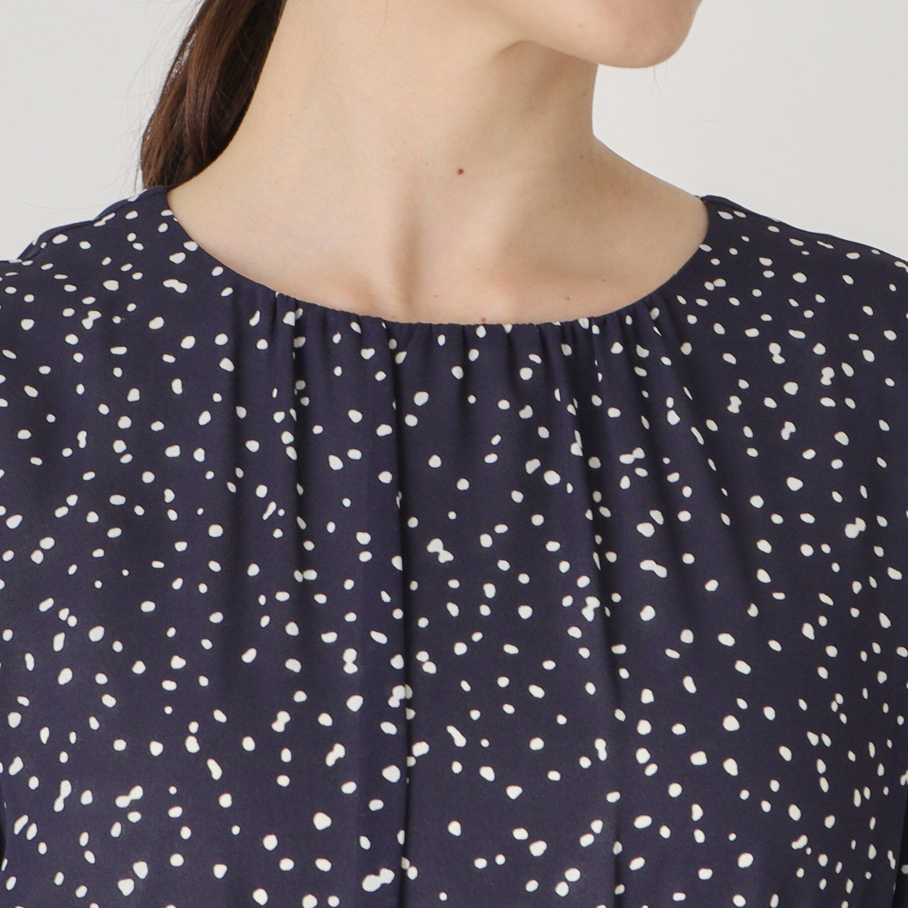 COUP DE CHANCE「【洗える／プリーツ加工】ランダムドットのプリーツワンピース」|ワンピース|