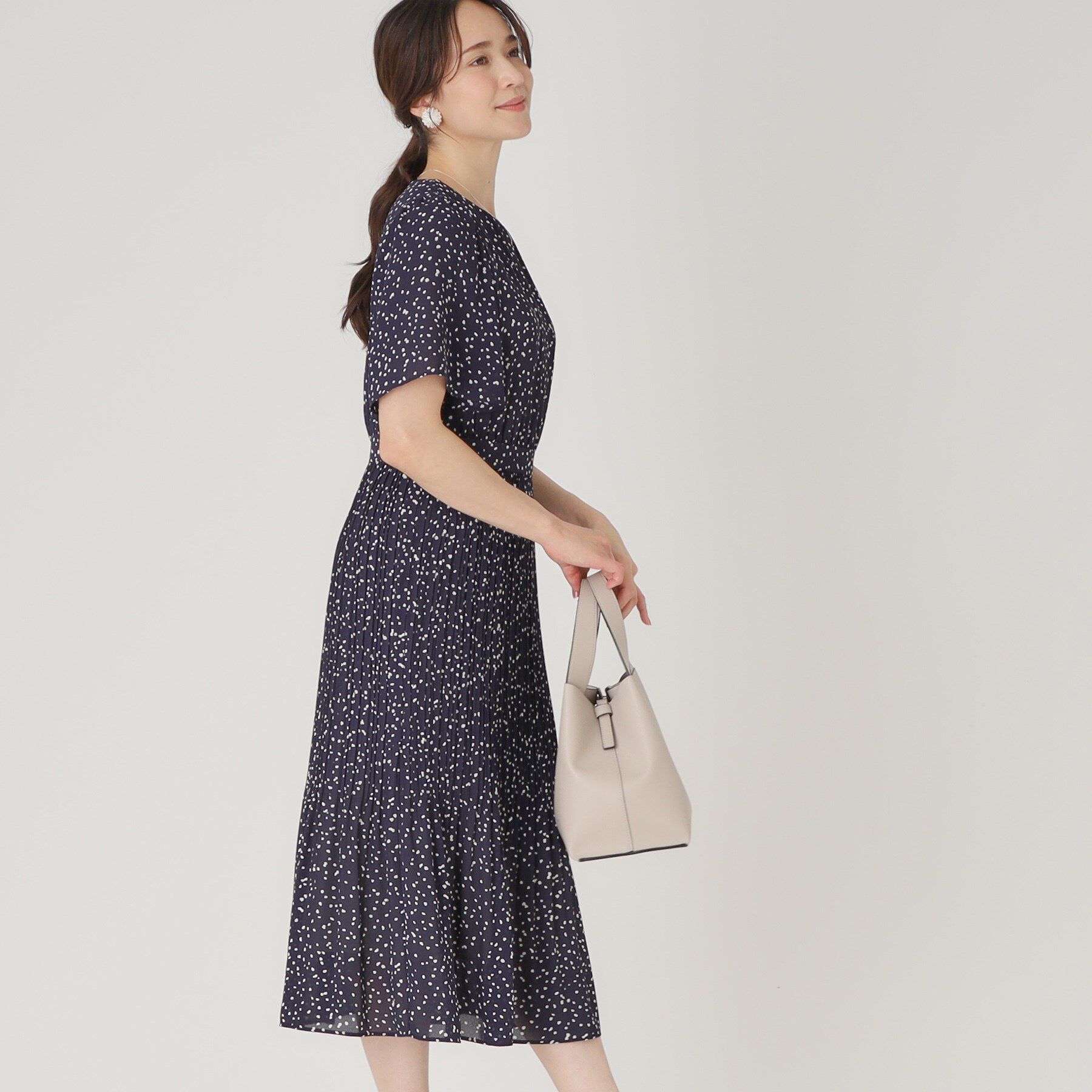 COUP DE CHANCE「【洗える／プリーツ加工】ランダムドットのプリーツワンピース」|ワンピース|
