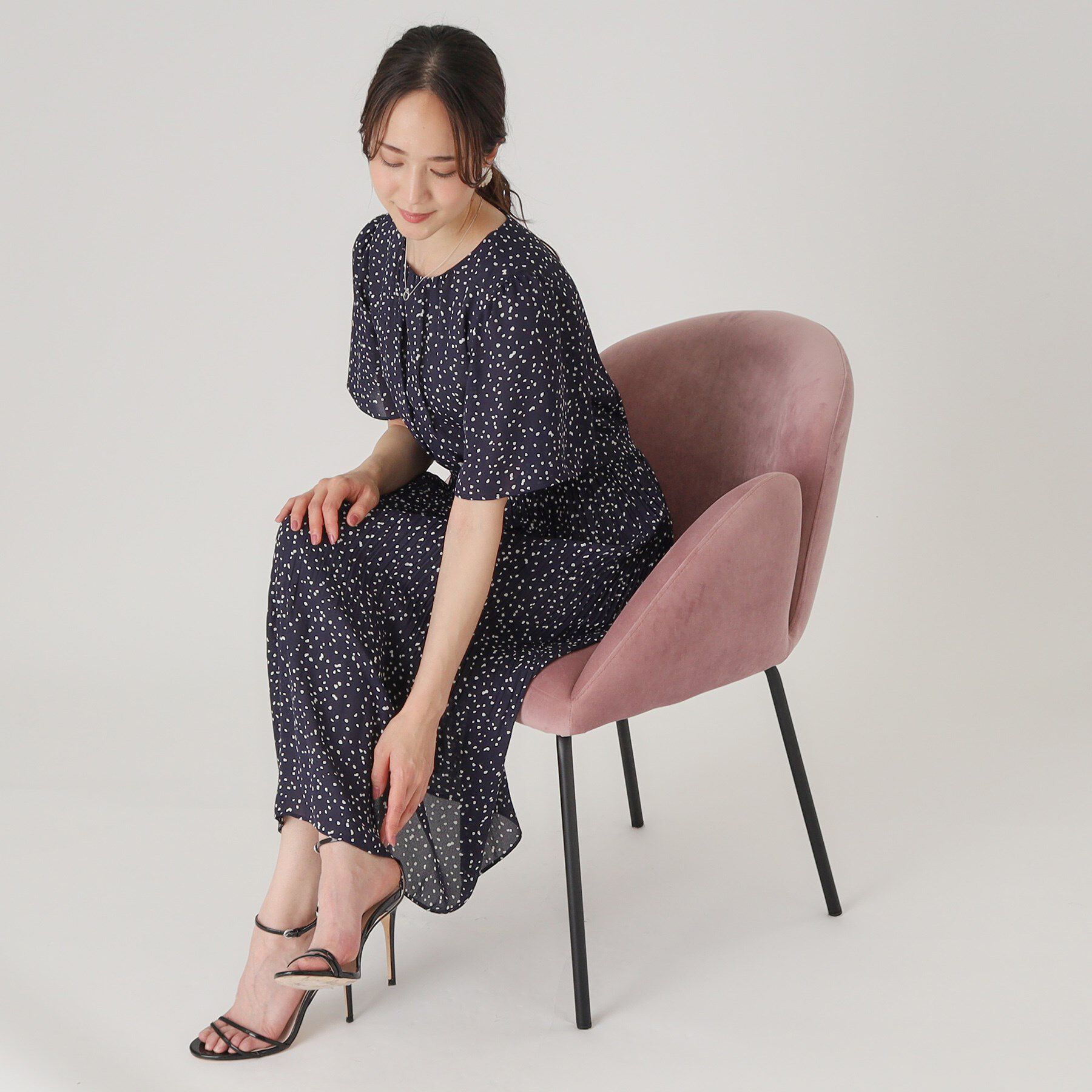 COUP DE CHANCE「【洗える／プリーツ加工】ランダムドットのプリーツワンピース」|ワンピース|ネイビー(194)