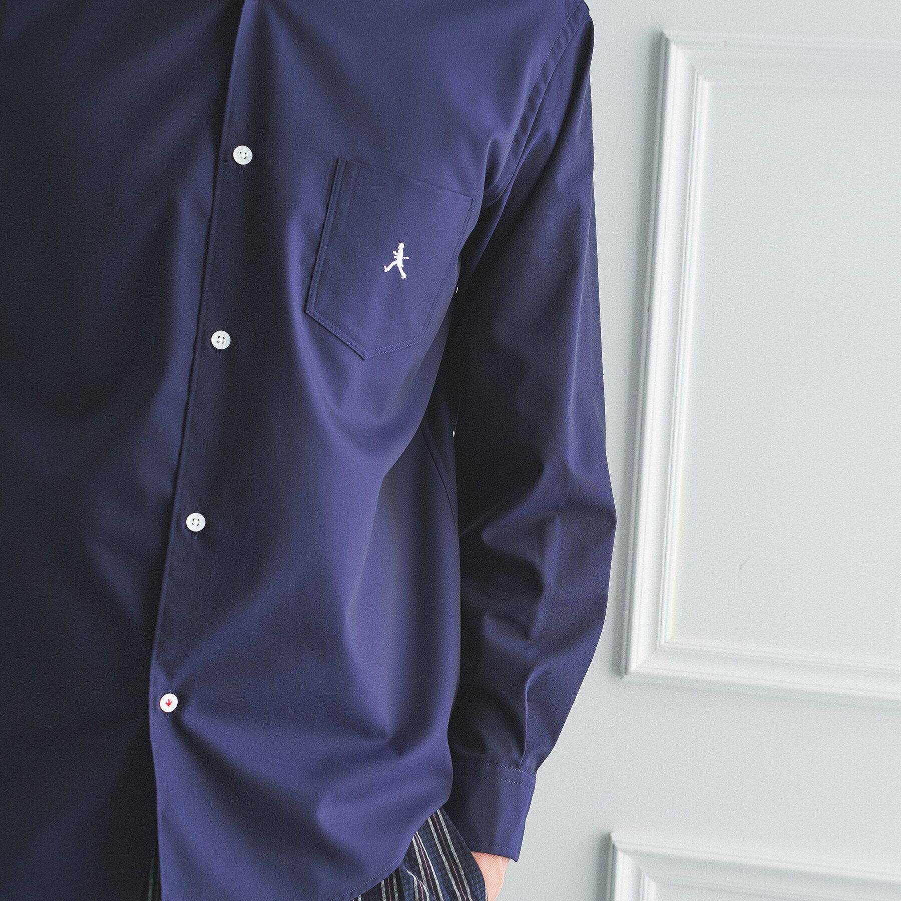 TAKEO KIKUCHI「【BOWLER HAT LABEL】ボーラーハットウォーカー刺繍 ボタンダウンシャツ」|シャツ・ブラウス|