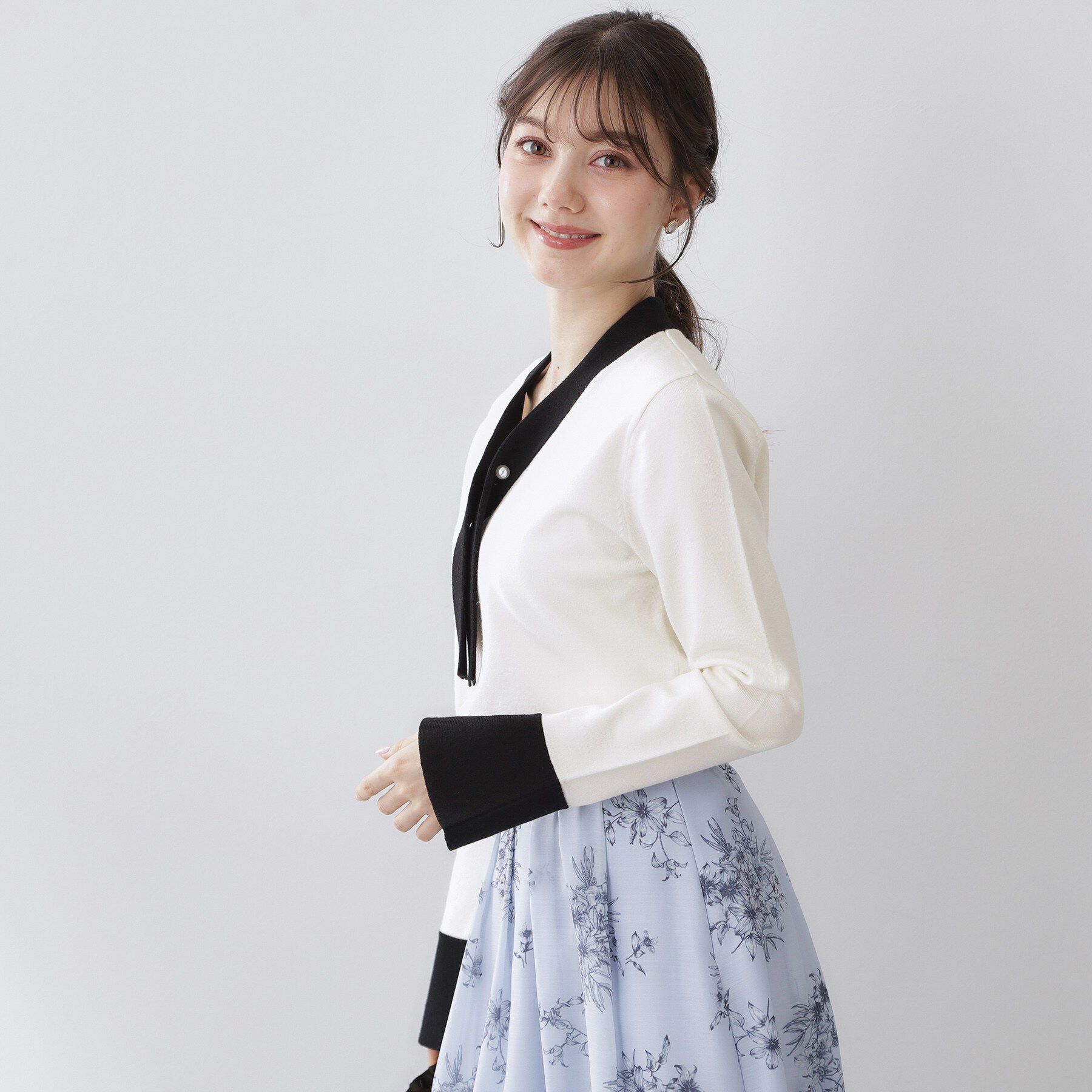 index「バイカラーボウタイパール調ニット【洗濯機OK】」|ニット・セーター|