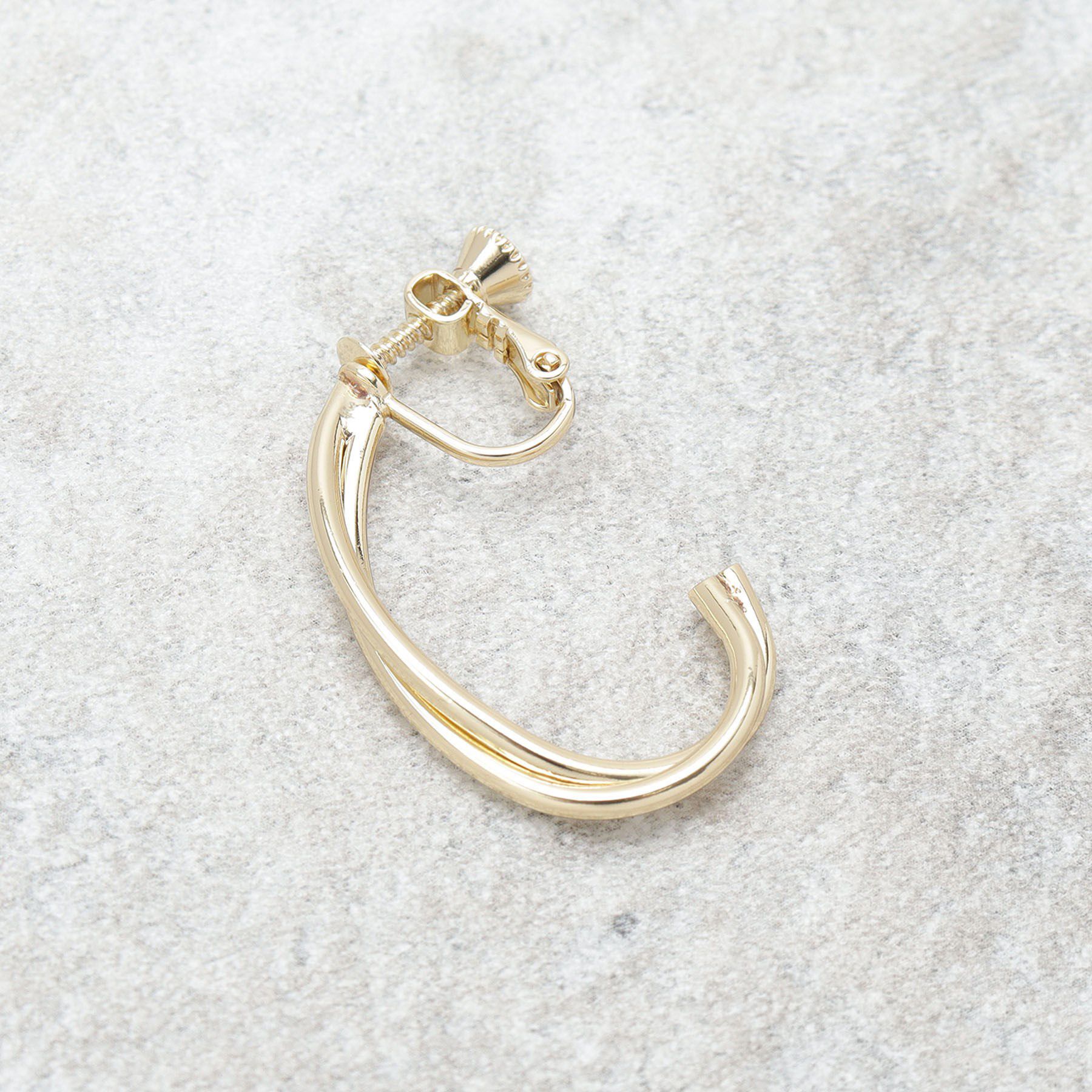 OPAQUE.CLIP「フープ風ビッグメタルイヤリング」|イヤリング|