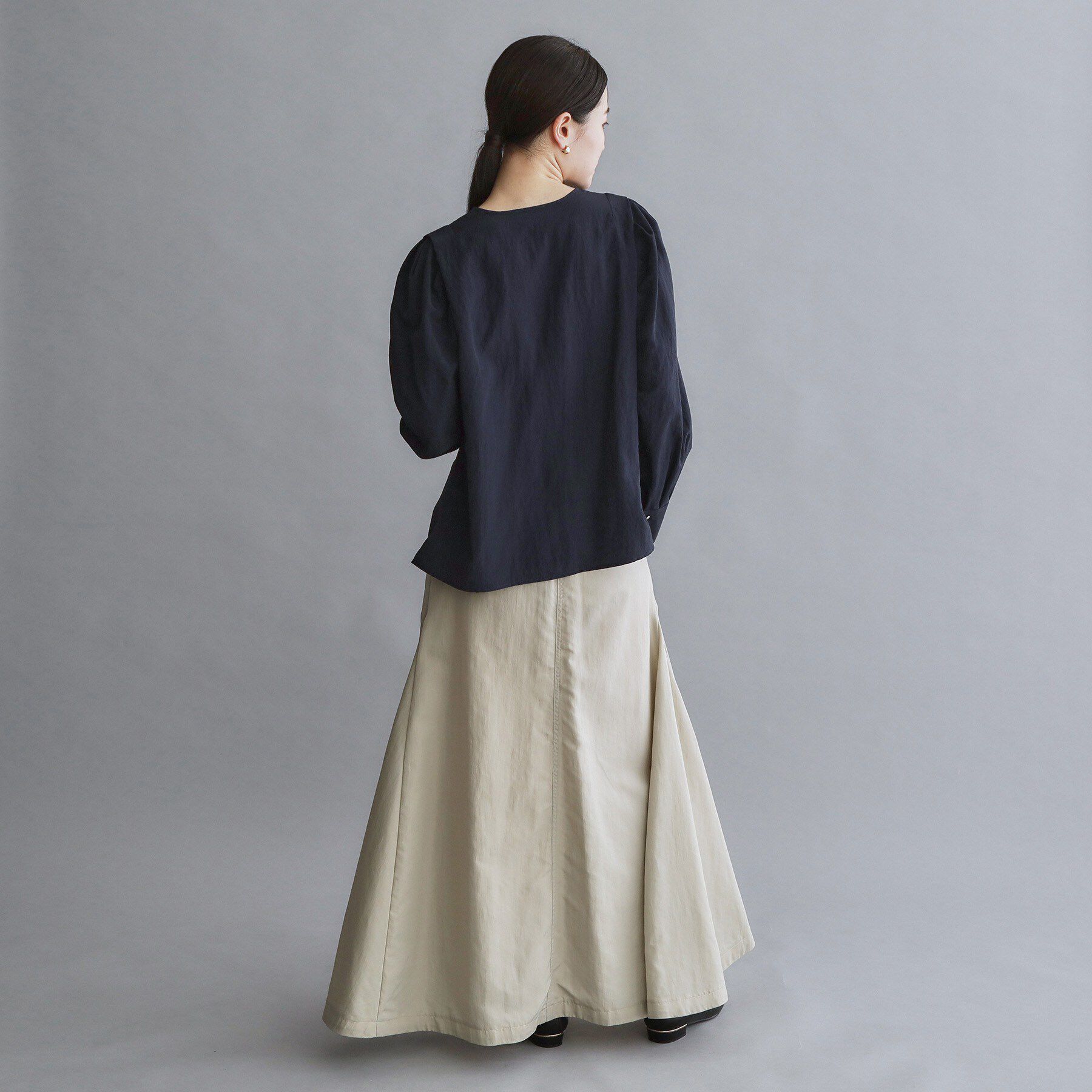 OPAQUE.CLIP「【es】フロント金ボタンタックスリーブブラウス【洗濯機OK】」|シャツ・ブラウス|