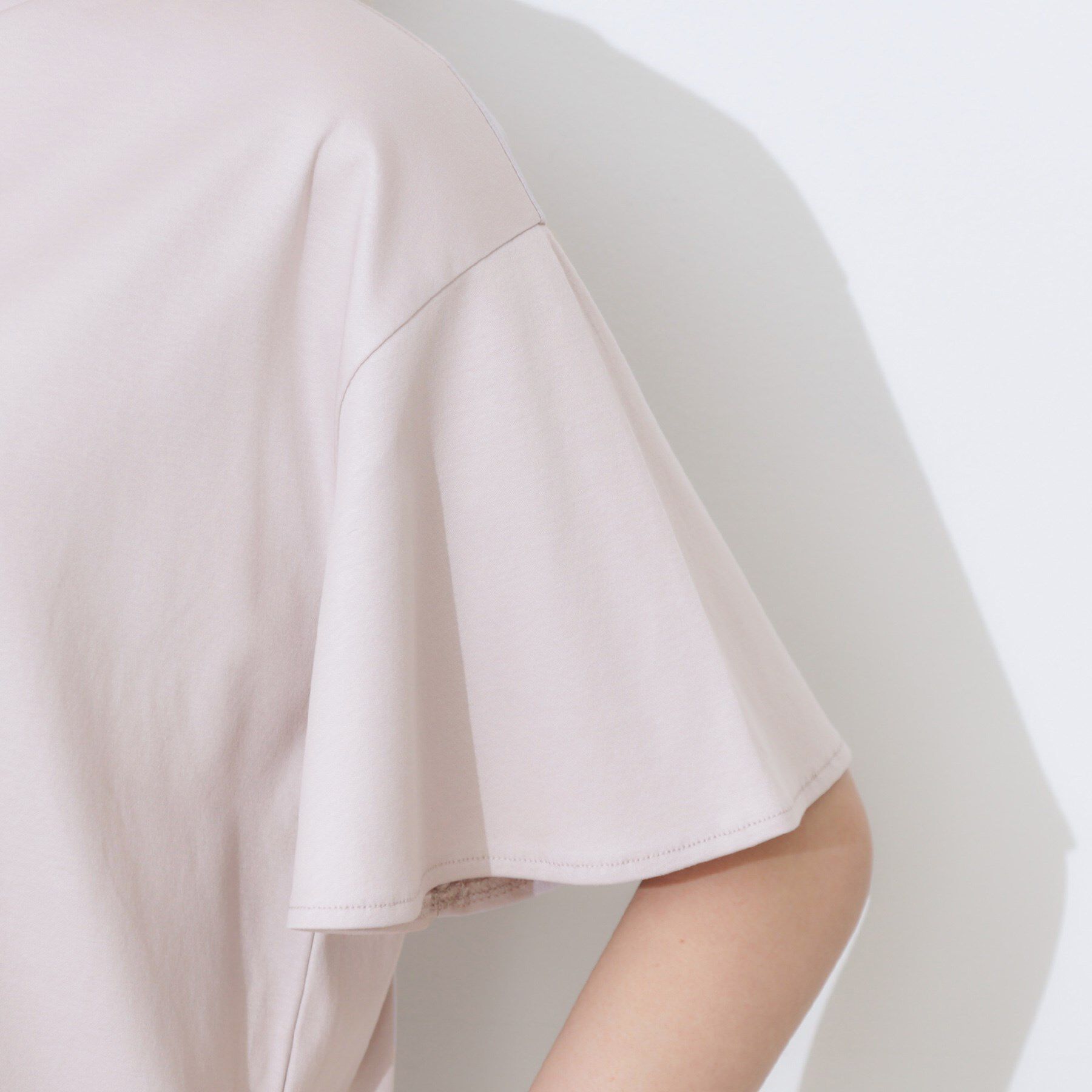 Couture broach「【マシンウォッシャブル・接触冷感・UV機能】60リボンロゴプリント フレアーT」|Tシャツ・カットソー|