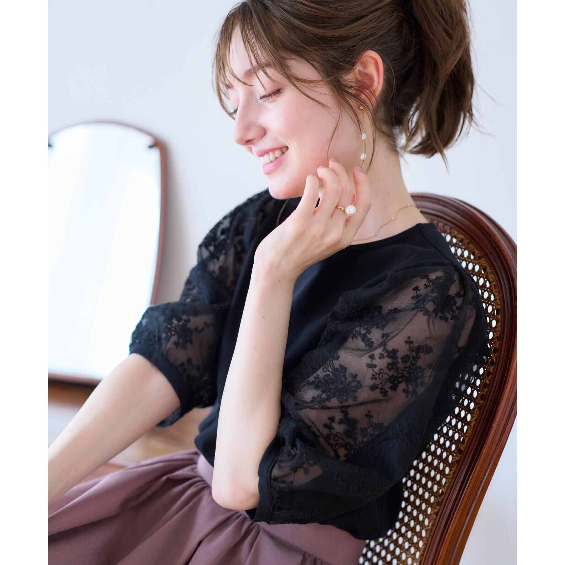 Couture broach「【接触冷感・UV・マシンウォッシャブル】袖レースデザイントップス」|Tシャツ・カットソー|ブラック(019)