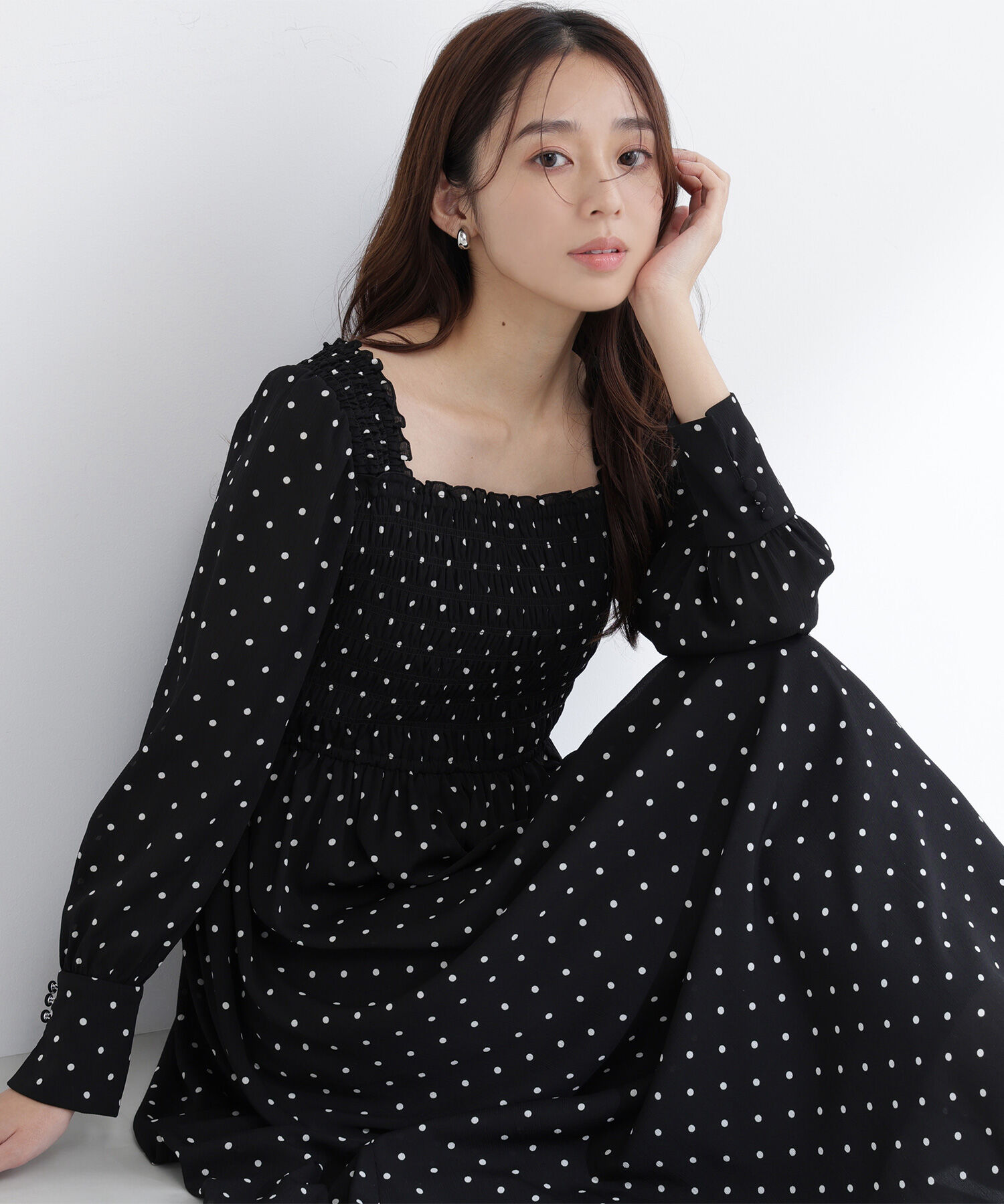  「ドットプリントシャーリングワンピース」|ワンピース|クロ&times;オフ2