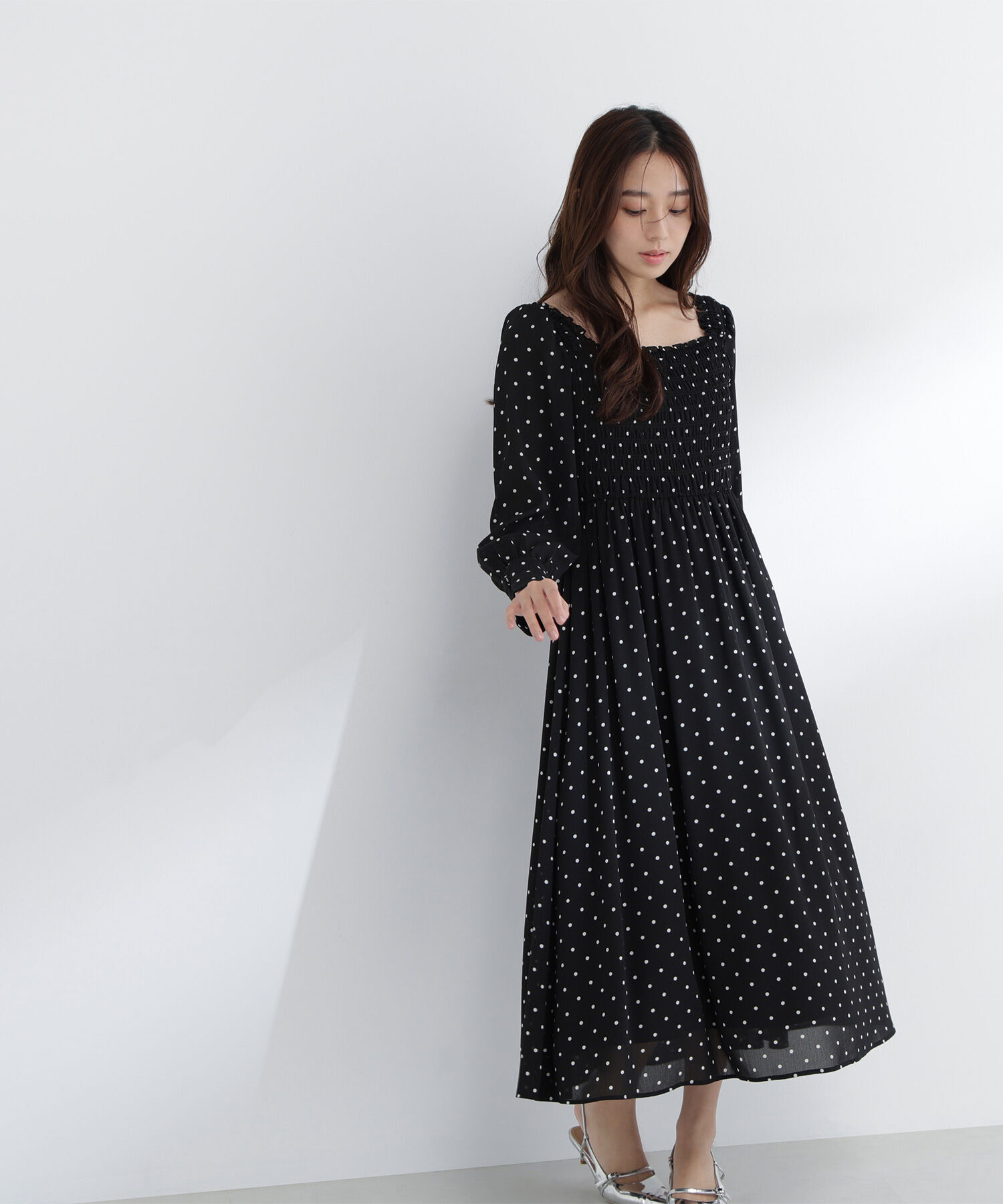 「ドットプリントシャーリングワンピース」|ワンピース|