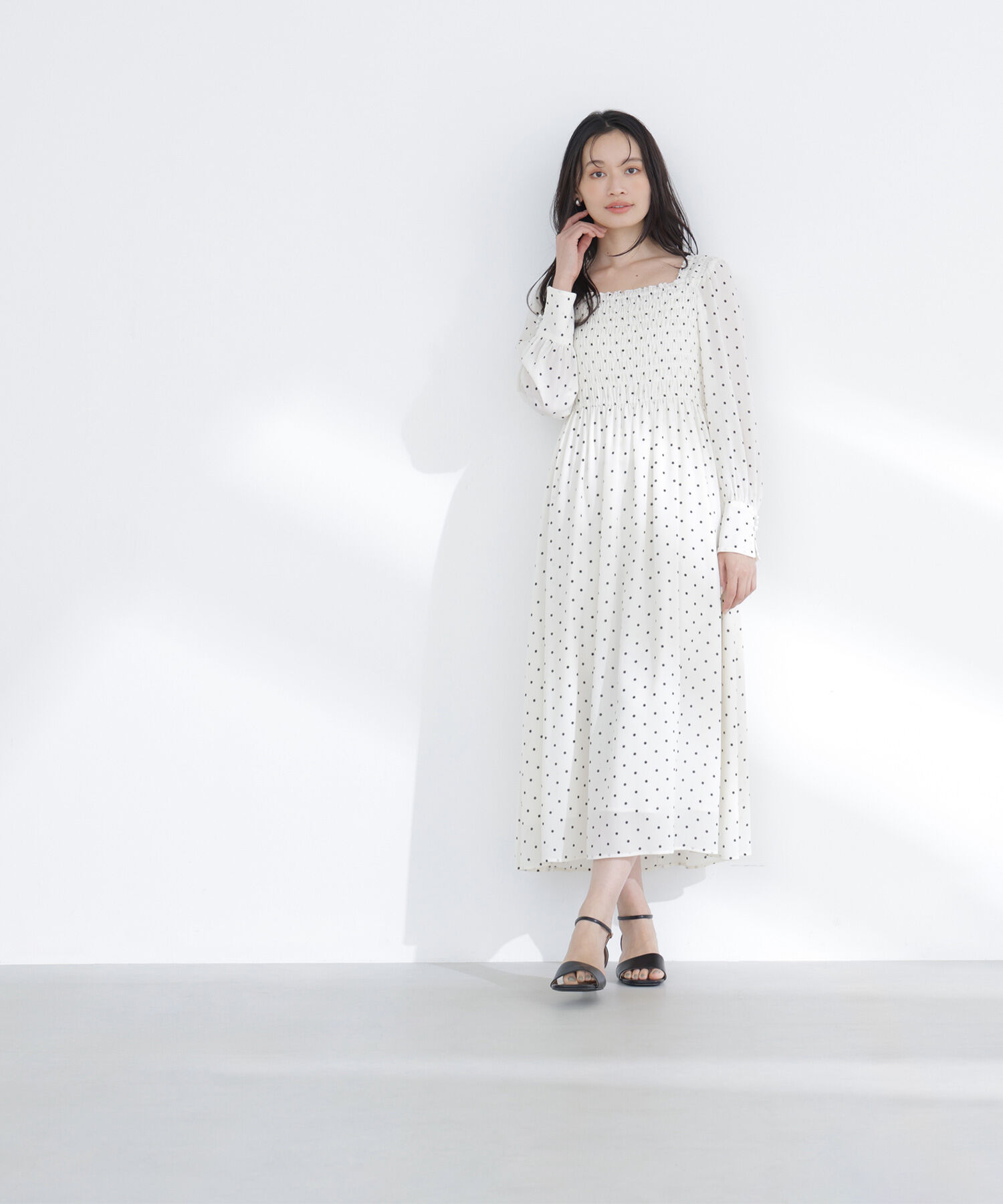  「ドットプリントシャーリングワンピース」|ワンピース|