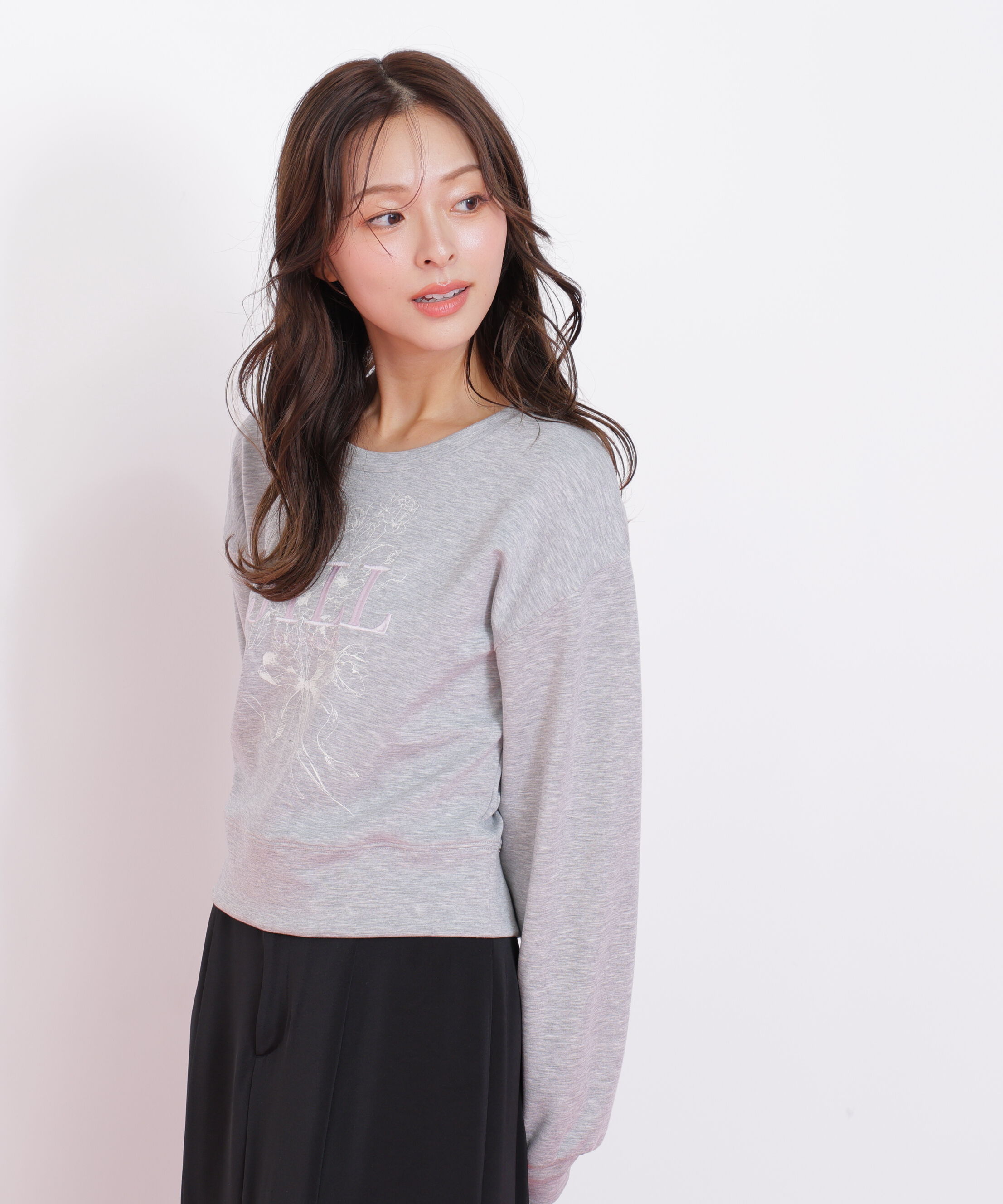  「リボンブーケロゴ刺繍スウェット」|Tシャツ・カットソー|