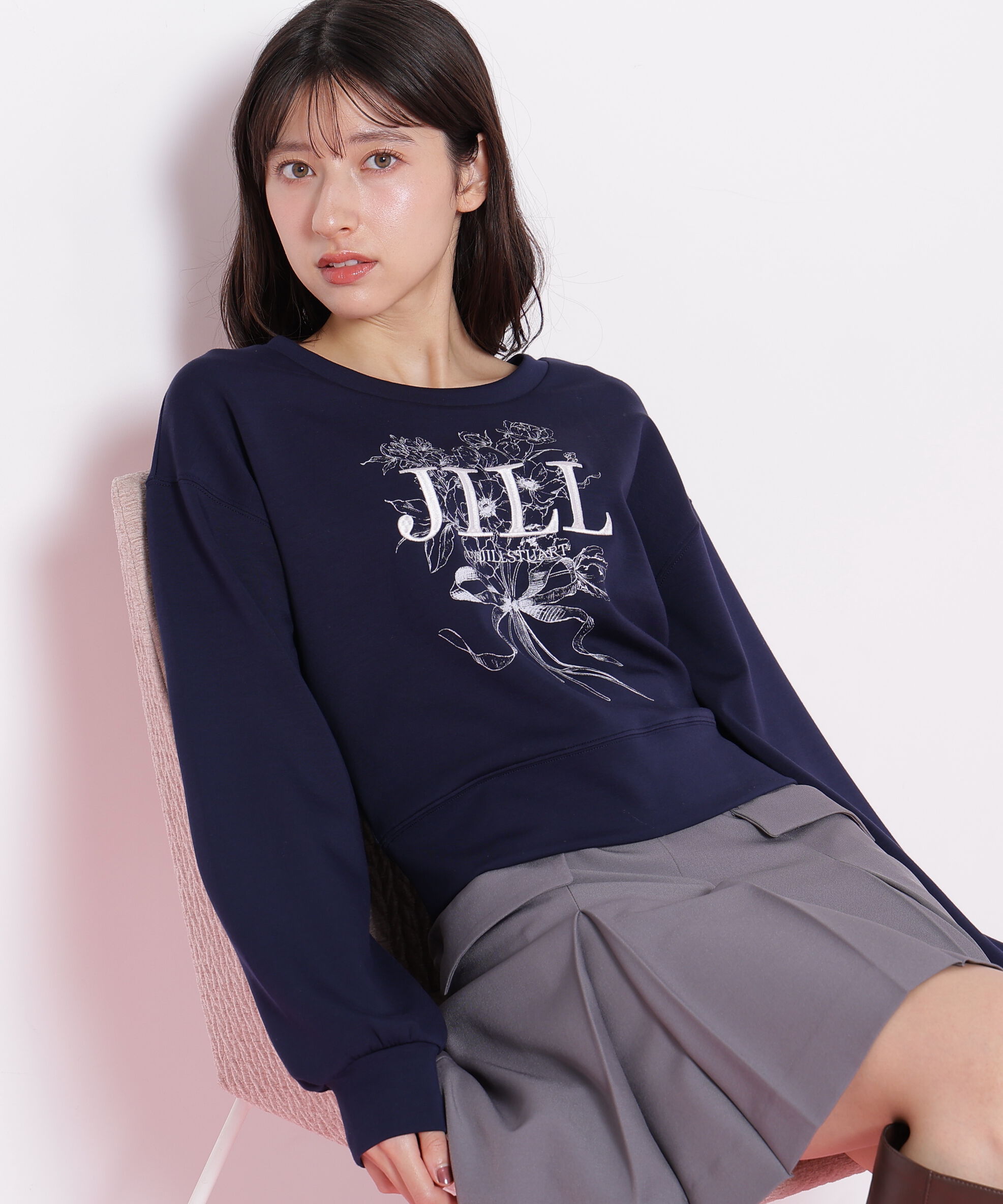  「リボンブーケロゴ刺繍スウェット」|Tシャツ・カットソー|