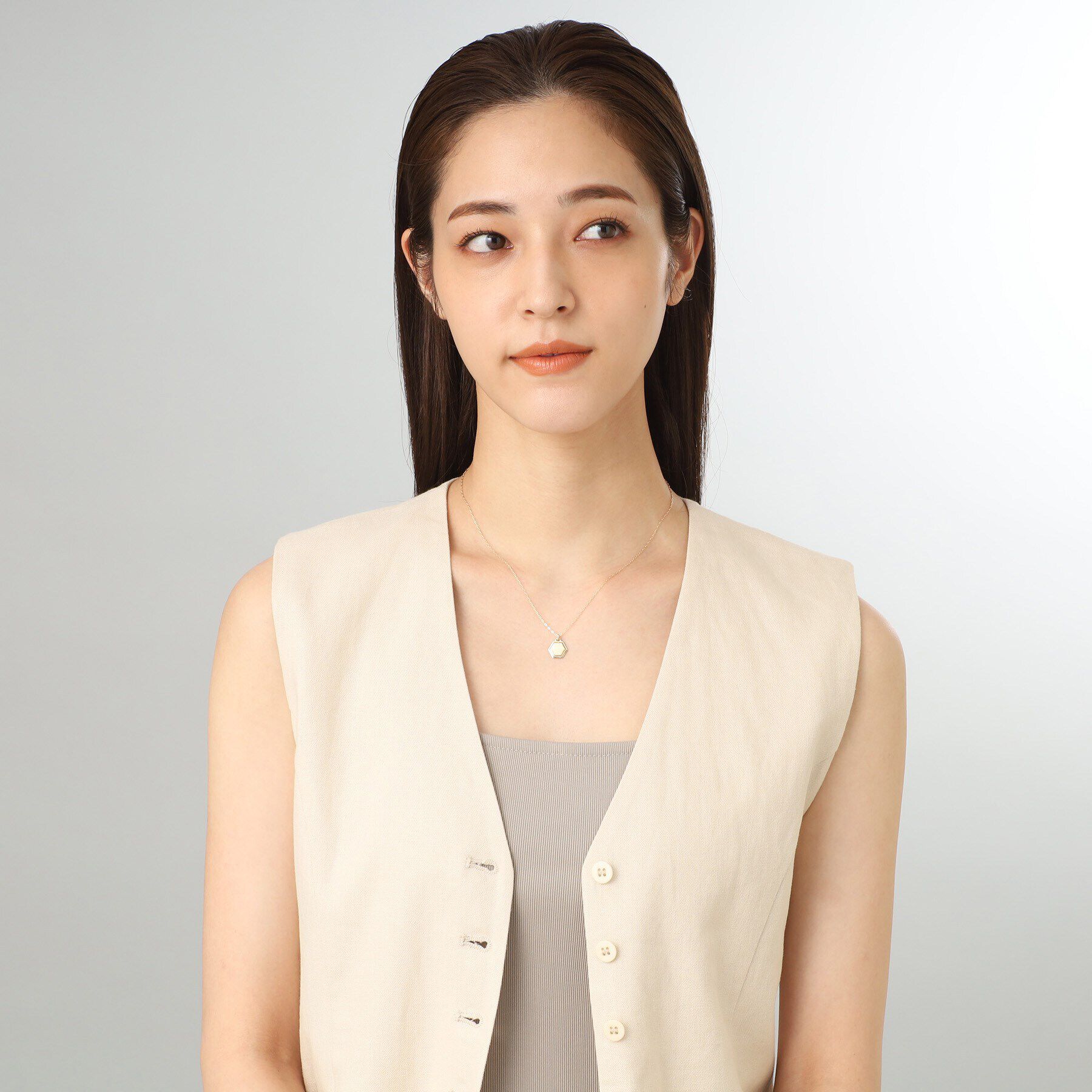 COCOSHNIK「K10ラップフレーム ヘキサゴンカット ネックレス小」|ネックレス|