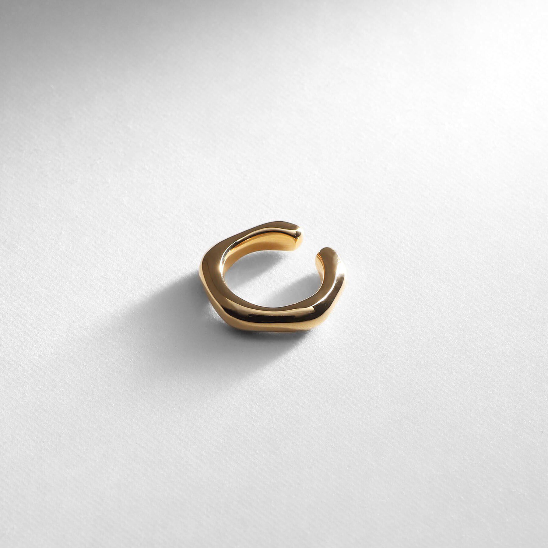 COCOSHNIK ONKITSCH「シルバー ニュアンスイヤーカフ GP」|イヤリング|