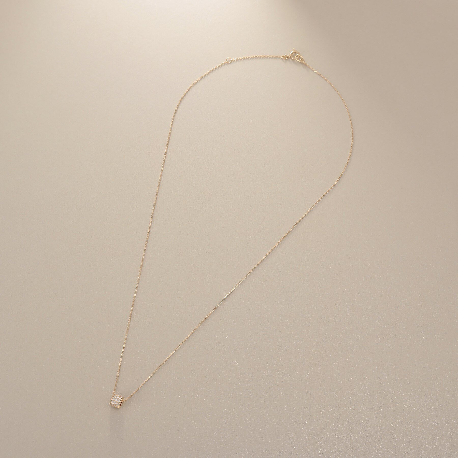 COCOSHNIK「K10【サステナブル】モアサナイトパヴェスルー ネックレス」|ネックレス|