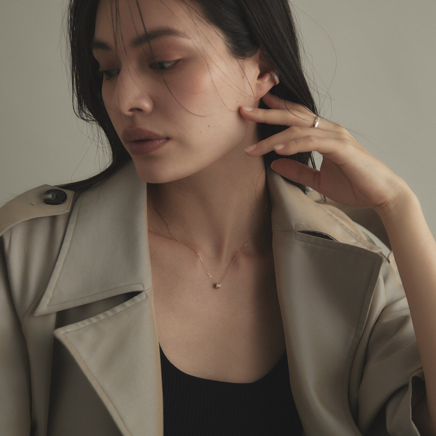 COCOSHNIK「K10【サステナブル】モアサナイトパヴェスルー ネックレス」|ネックレス|