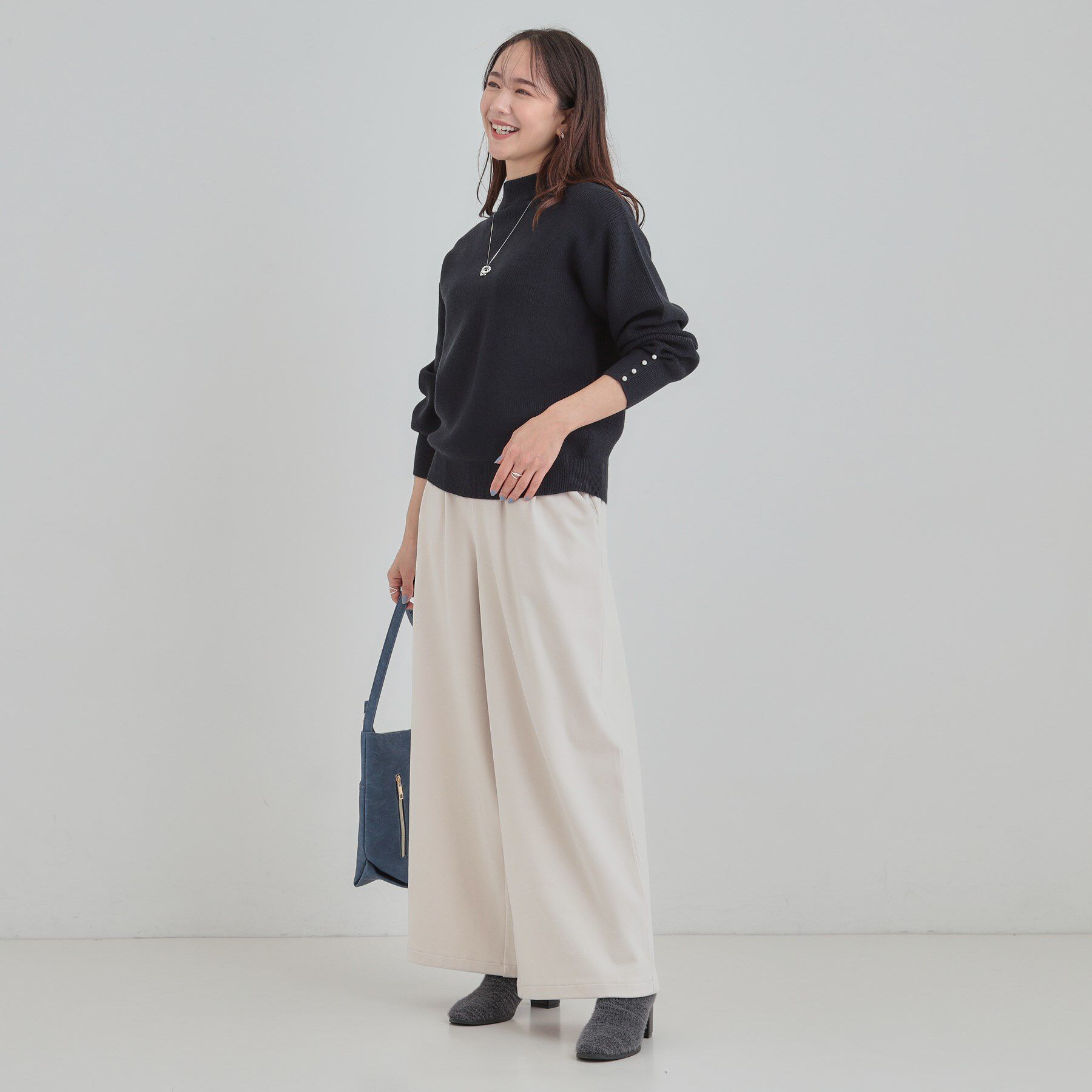 SHOO･LA･RUE「【洗濯機可/S-LL/毛玉になりにくい】お袖パールで上品な ハイネックニット」|ニット・セーター|