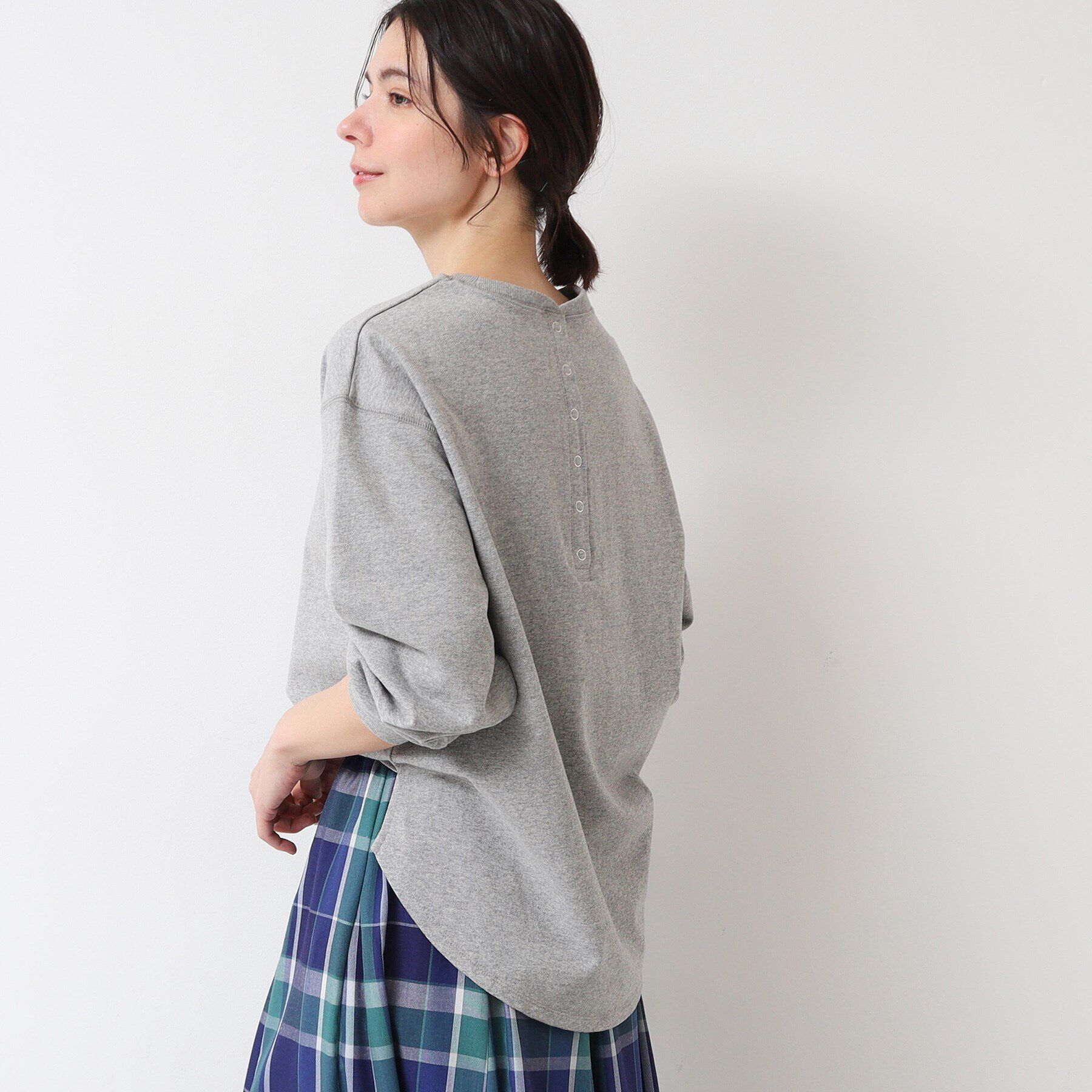 Dessin「【360度可愛い・洗える】バックヘンリーカットソー（9分袖/XS~L）」|Tシャツ・カットソー|