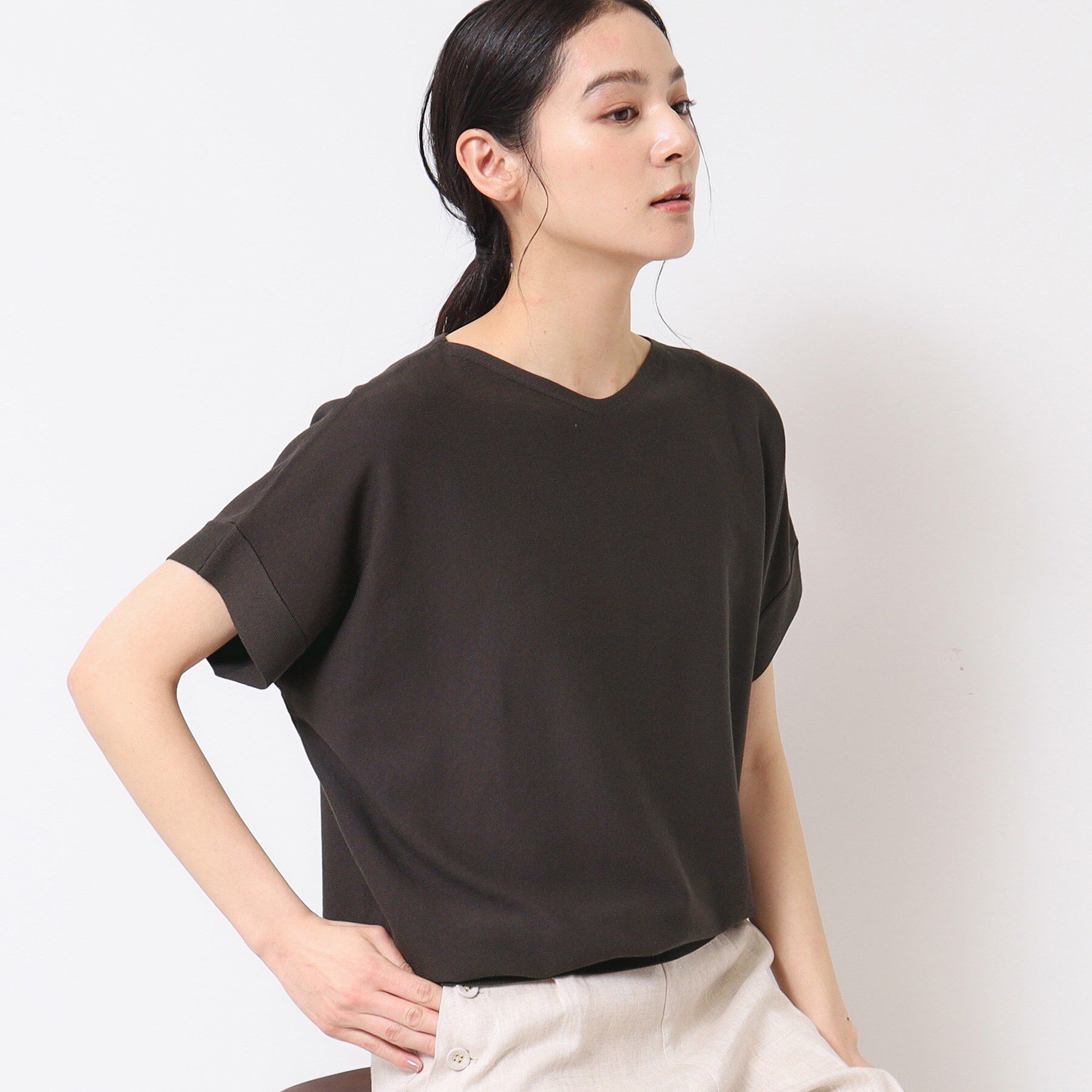 Dessin「【洗える・4サイズ展開】後ろボタンニットプルオーバーフレンチスリーブ」|ニット・セーター|