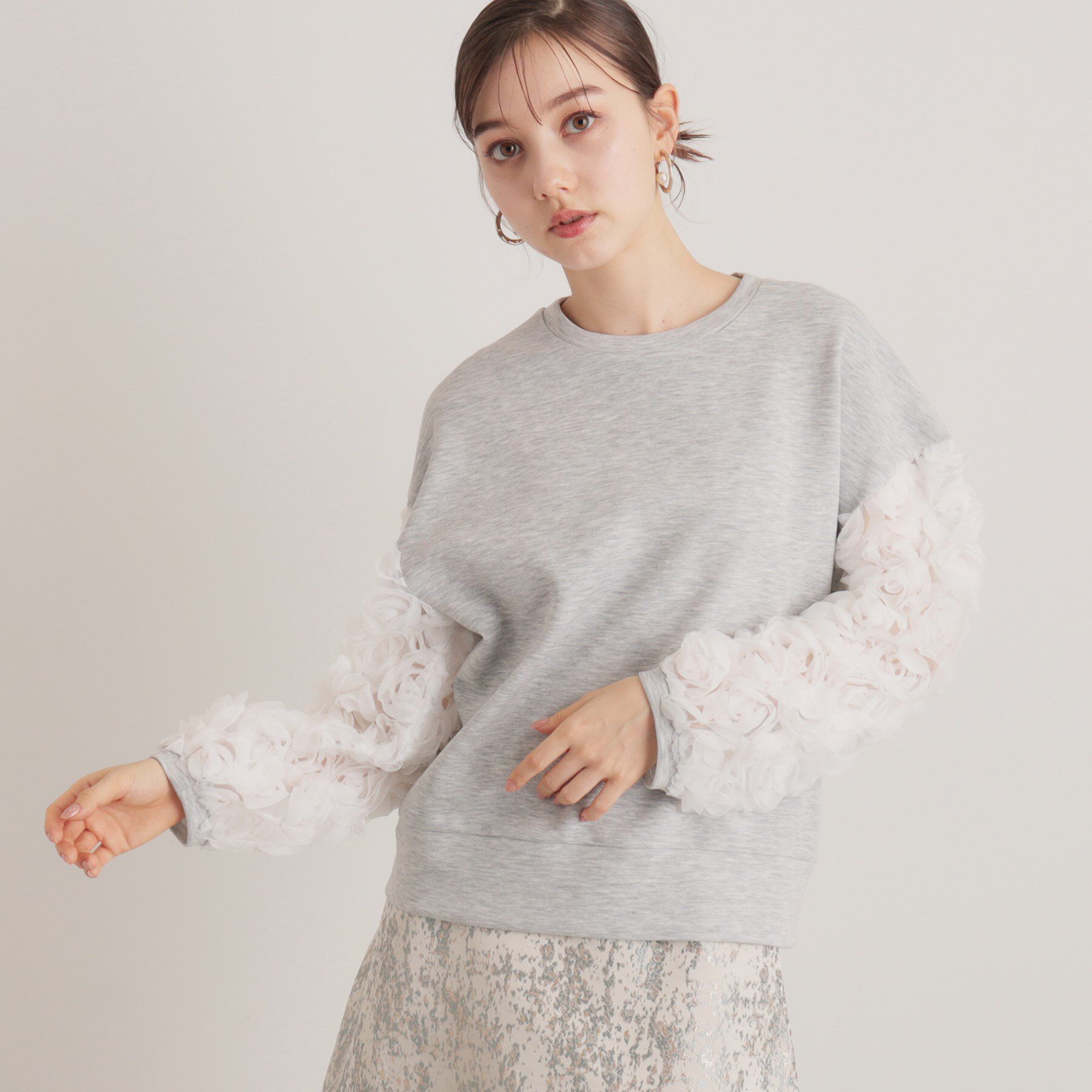 SunaUna「【一足お先に春気分／袖チュールフラワー】ダンボールプルオーバー」|Tシャツ・カットソー|